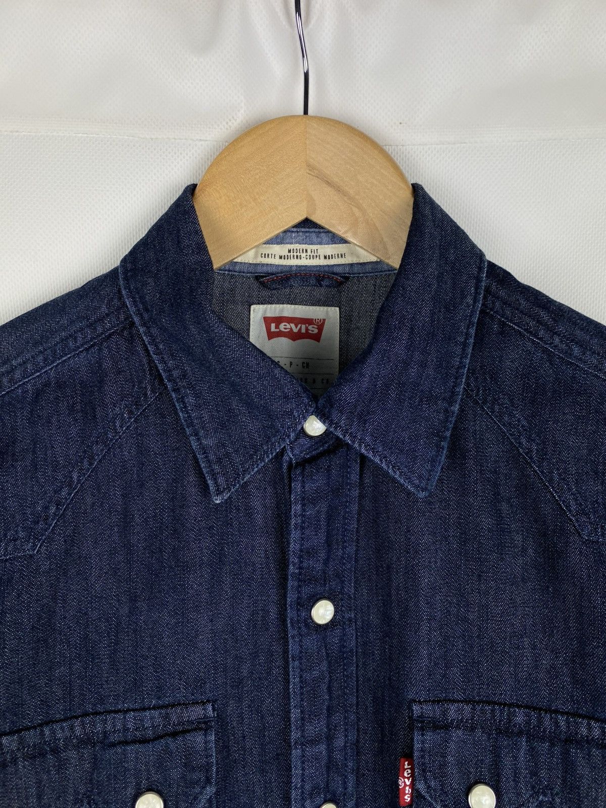 Levi's Levis men’s long sleeve denim button up shirt size S Size US S / EU 44-46 / 1 - 8 Thumbnail