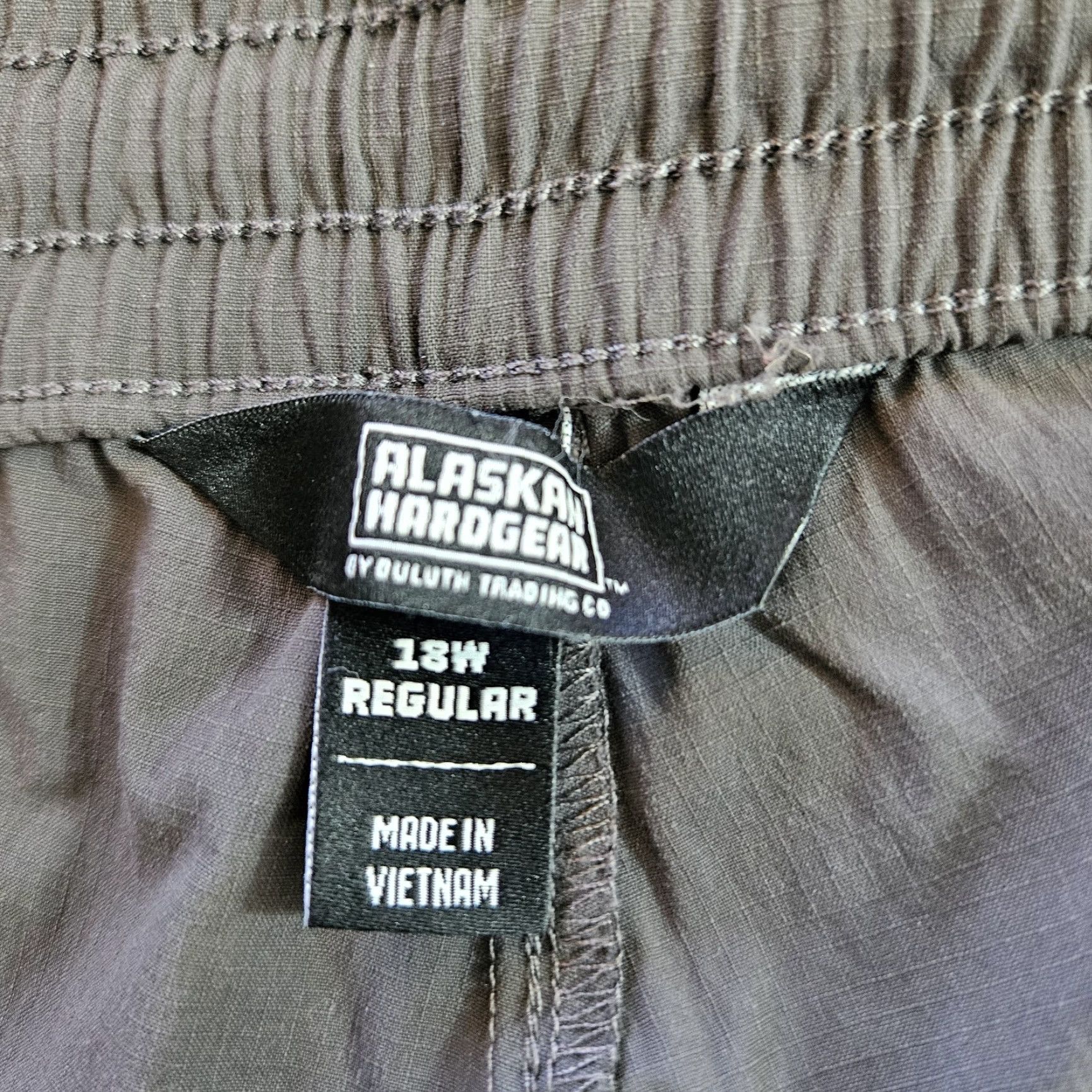 Vintage Duluth Alaskan Hardgear Womens Pull On Slim Leg Pants 18W Gray Sz 18W Nylon Spandex Inseam 29.5" Cargo Size 40" / US 18 - 7 Thumbnail