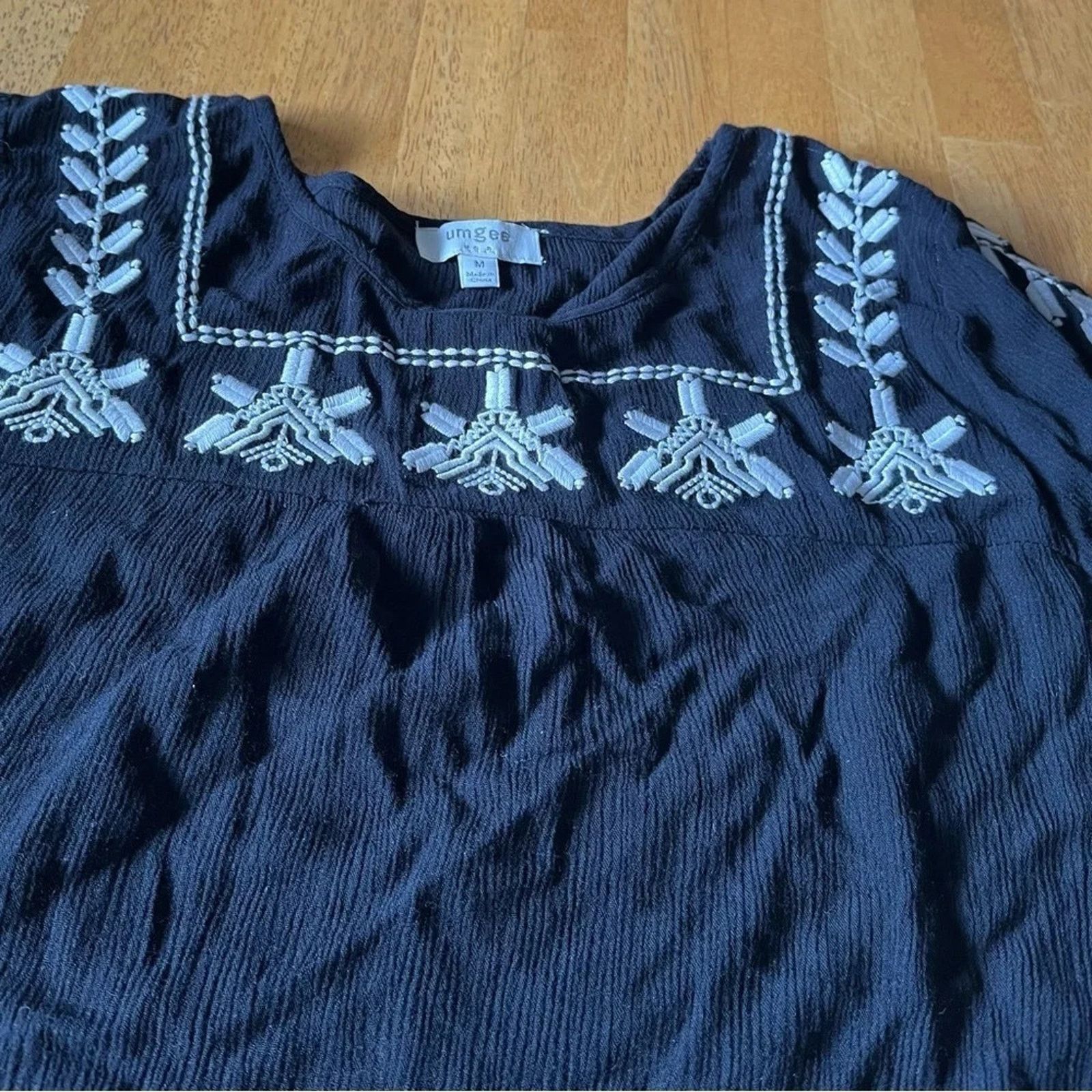 The Unbranded Brand Umgee embroidered shirt, size Medium. Size M / US 6-8 / IT 42-44 - 2 Thumbnail