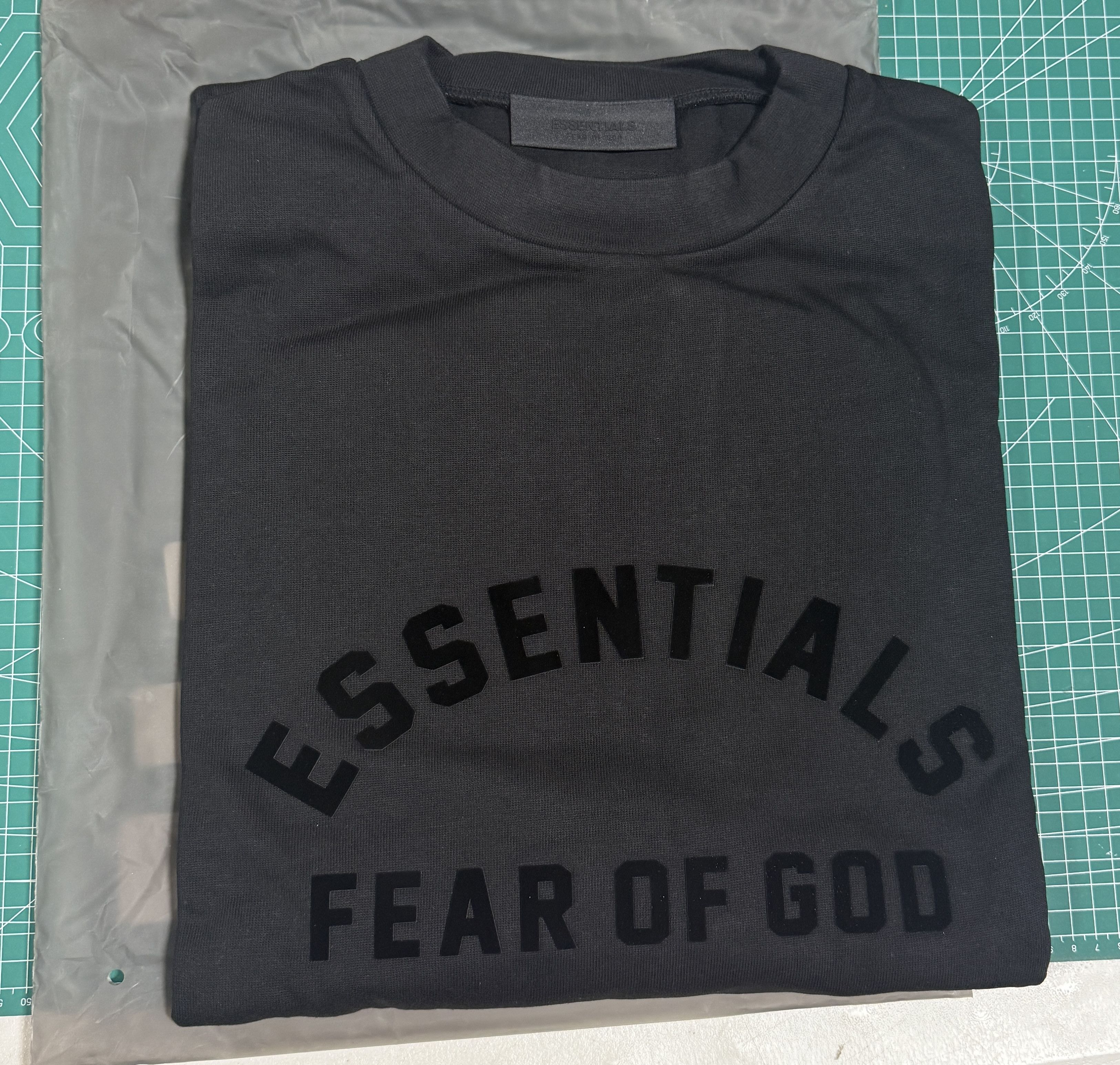 Fear of God Fear of God Essentials Core Collection Heavy Tee Black XL Size US XL / EU 56 / 4 - 4 Thumbnail