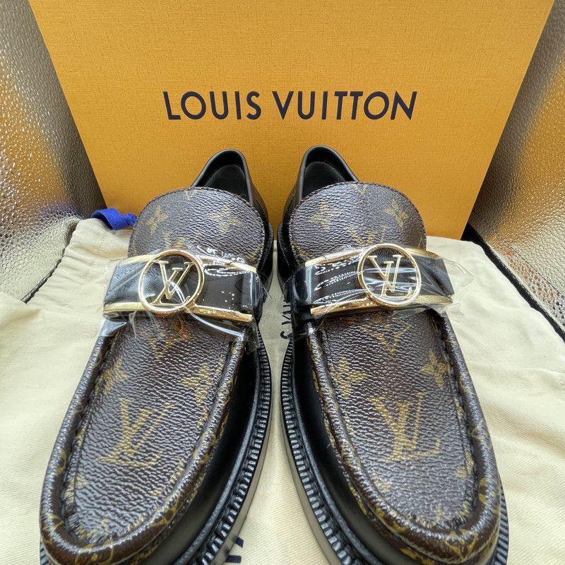 Louis Vuitton Louis Vuitton Black Leather Lug Sole Loafers Size US 7 / IT 37 - 2 Thumbnail