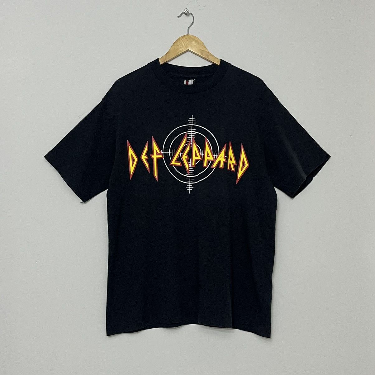 Def Leppard × Giant × Vintage Deadstock Vintage Def Leppard Lets Get Rocked 90s Tag Giant Size US L / EU 52-54 / 3 - 1 Thumbnail
