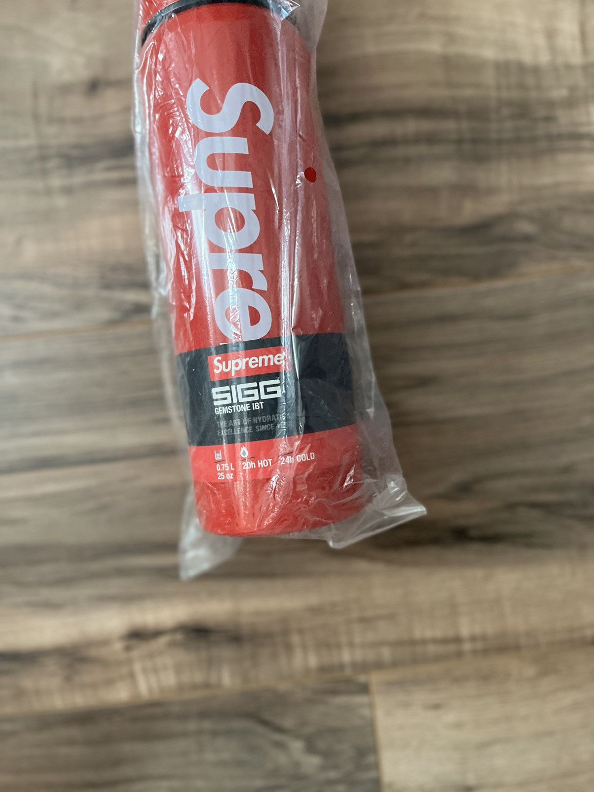 Supreme Supreme SIGG Vacuum Insulated 0.75L Bottle Size ONE SIZE - 3 Thumbnail