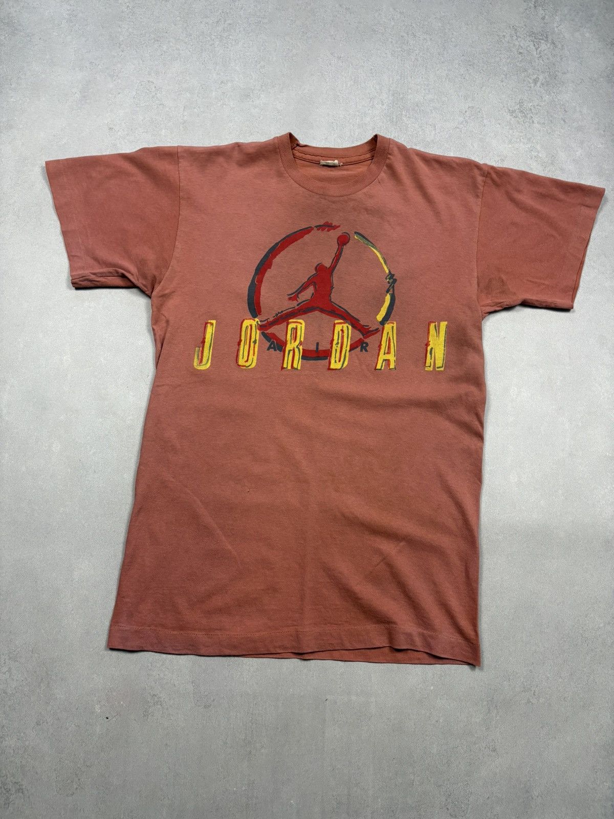 Jordan Brand Vintage 80s Nike Air Jordan Graphic T Shirt Faded Red USA Size US S / EU 44-46 / 1 - 1 Thumbnail
