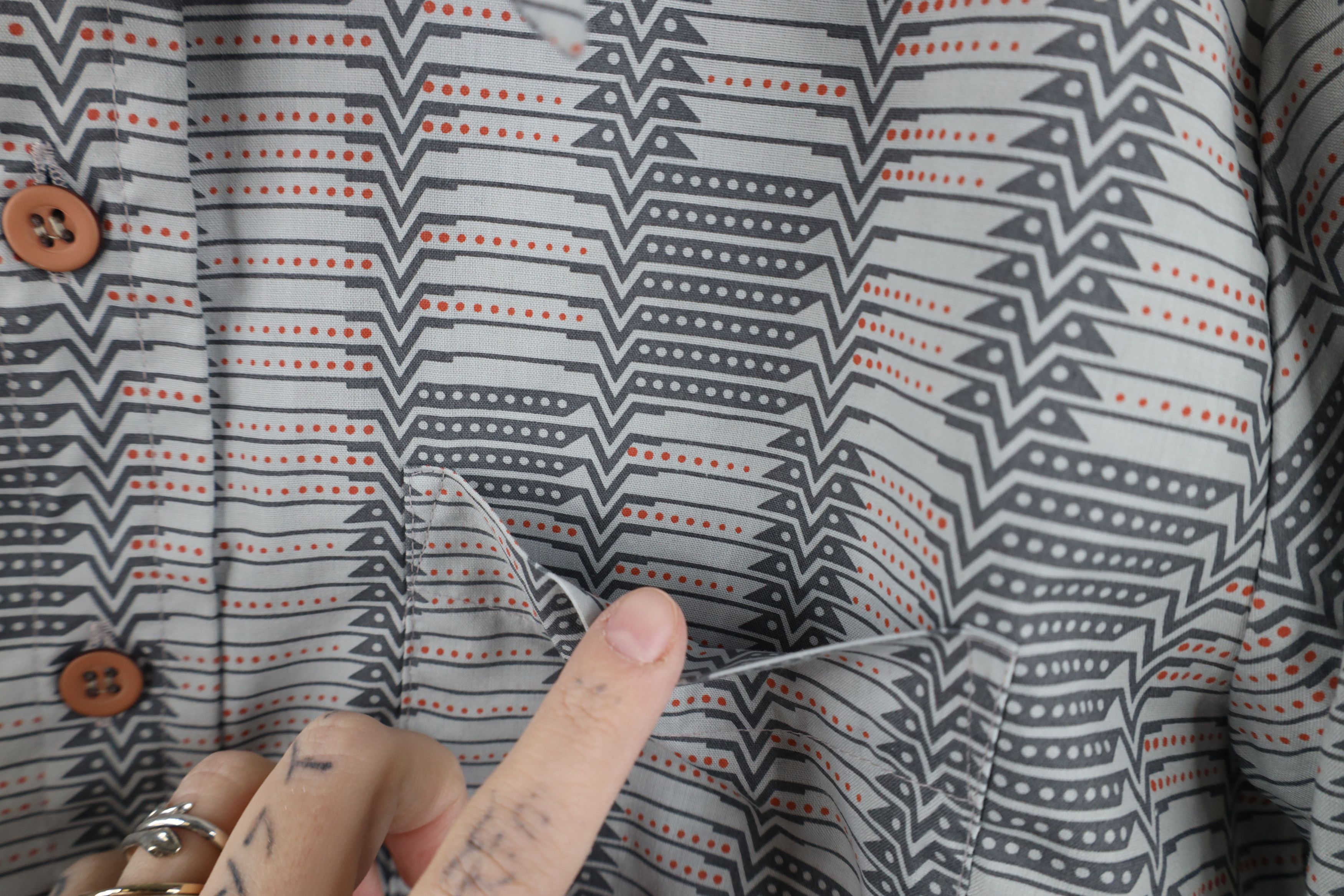 Vintage Vintage 70s Streetwear Geometric Disco Collared Button Shirt Size US M / EU 48-50 / 2 - 5 Thumbnail