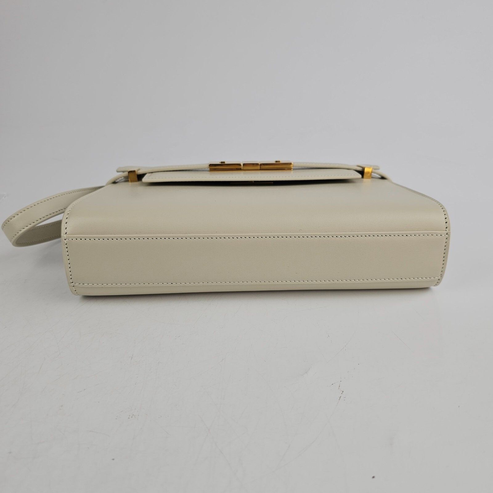 SAINT LAURENT Manhattan Box Small $3000 Blanc Vintage Leathe