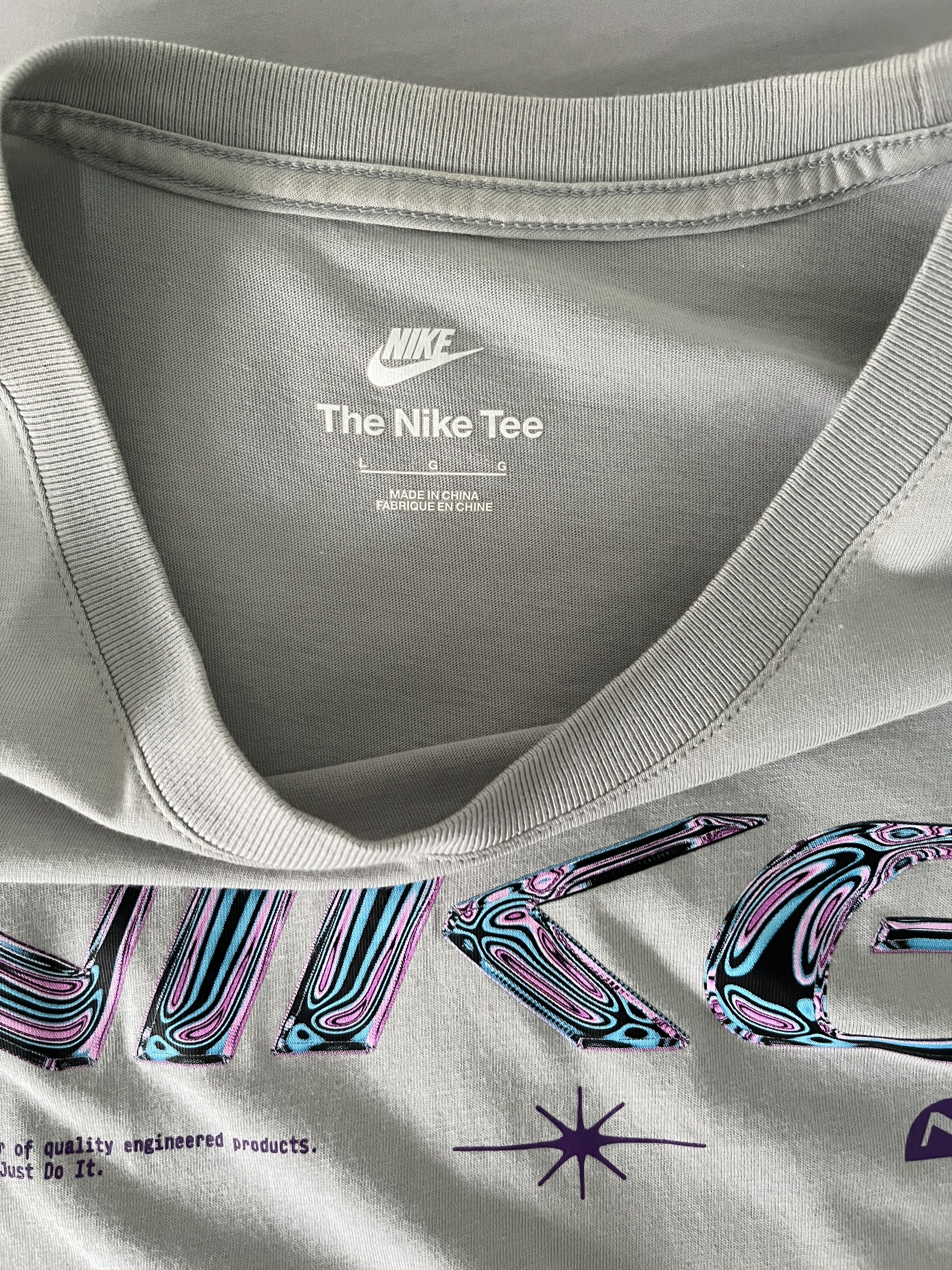 Nike Nike "Liquid Swirl" Graphic Tee Size US L / EU 52-54 / 3 - 4 Thumbnail