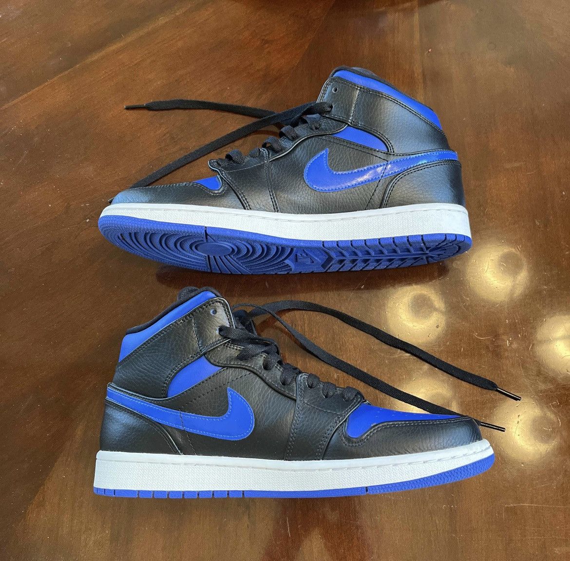 Jordan Brand × Nike Nike Air Jordan 1 Mid “Black Hyper Royal” Size US 9.5 / EU 42-43 - 2 Thumbnail