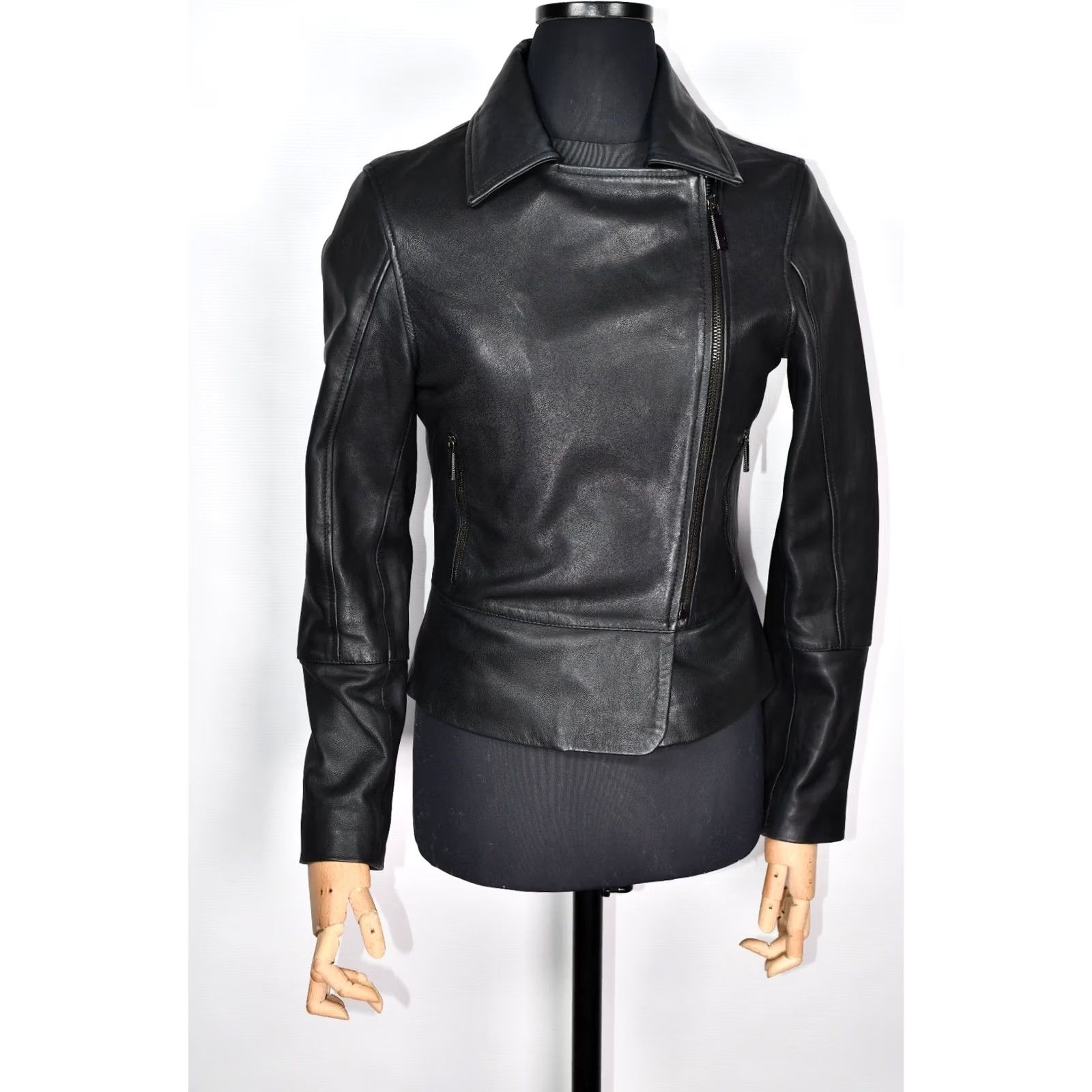 Ted Baker Ted Baker Lizia Minimal Leather Biker Jacket Women's size 4 Black Ted Baker Lizia Minimal Biker Jacket Women Regular XS-XXL Size S / US 4 / IT 40 - 4 Thumbnail
