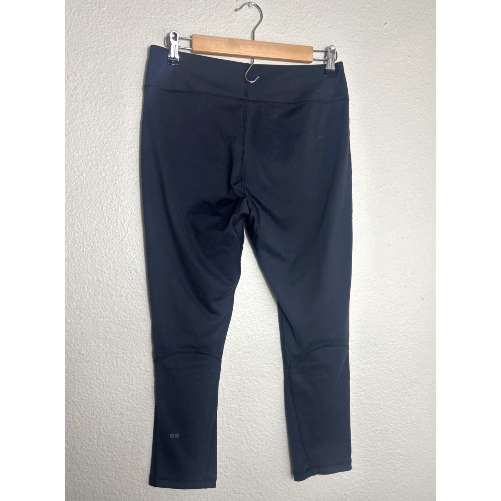 Uniqlo VINTAGE Uniqlo Womens Capri Yoga Pants Leggings Capris 28x24 M Black Capris Yoga Womens M Black Capris leggings Size 32" / US 10 / IT 46 - 6 Thumbnail