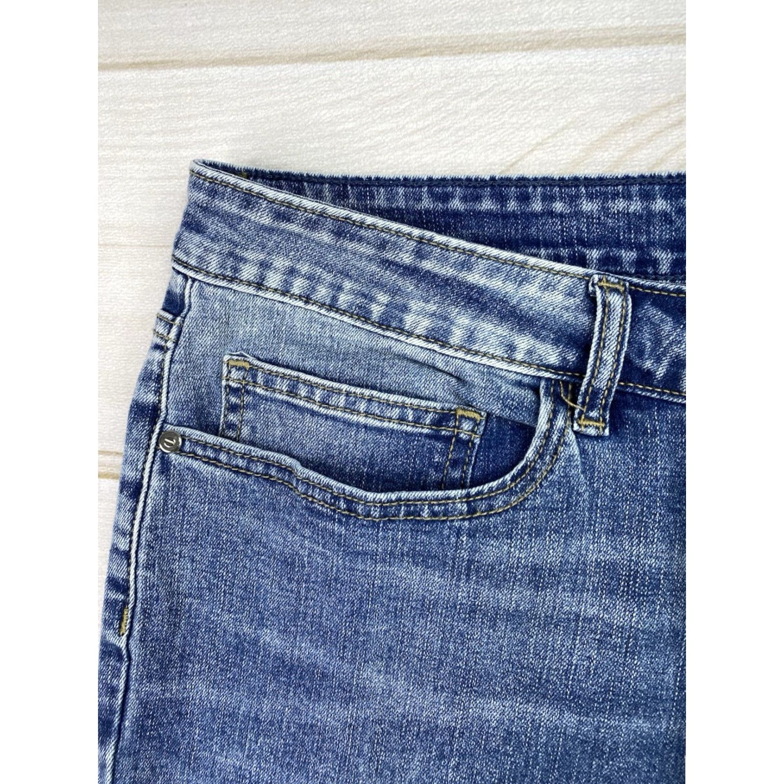Rebecca Minkoff VINTAGE RM Rebecca Minkoff Denim Jeans 12P Distressed Crop Ankle Raw Hem Stretch NWT Size 34" / US 12 / IT 48 - 2 Thumbnail