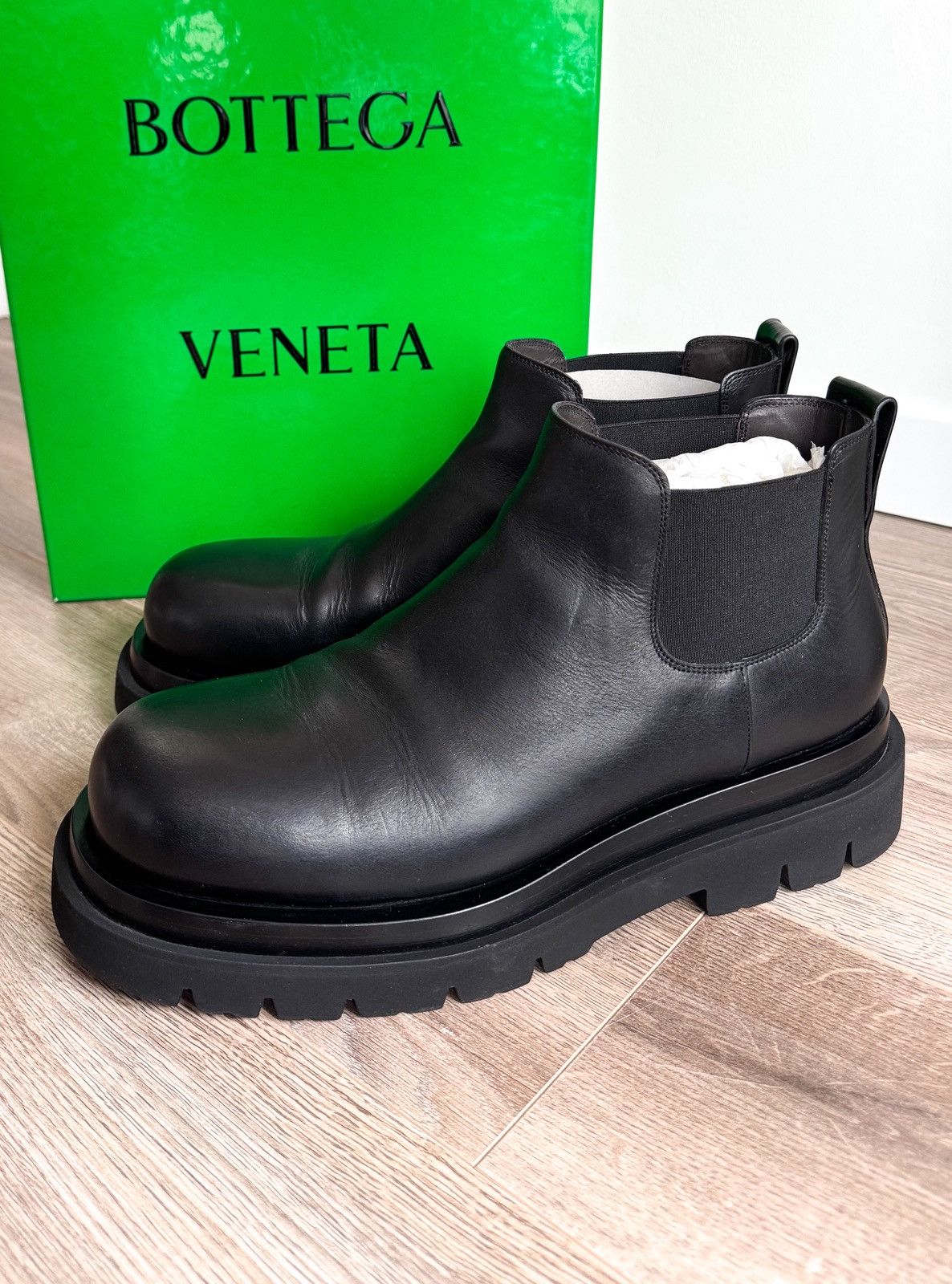 Bottega Veneta Men’s Bottega Veneta Lug Chelsea boots black leather 13 US Size US 13 / EU 46 - 3 Thumbnail