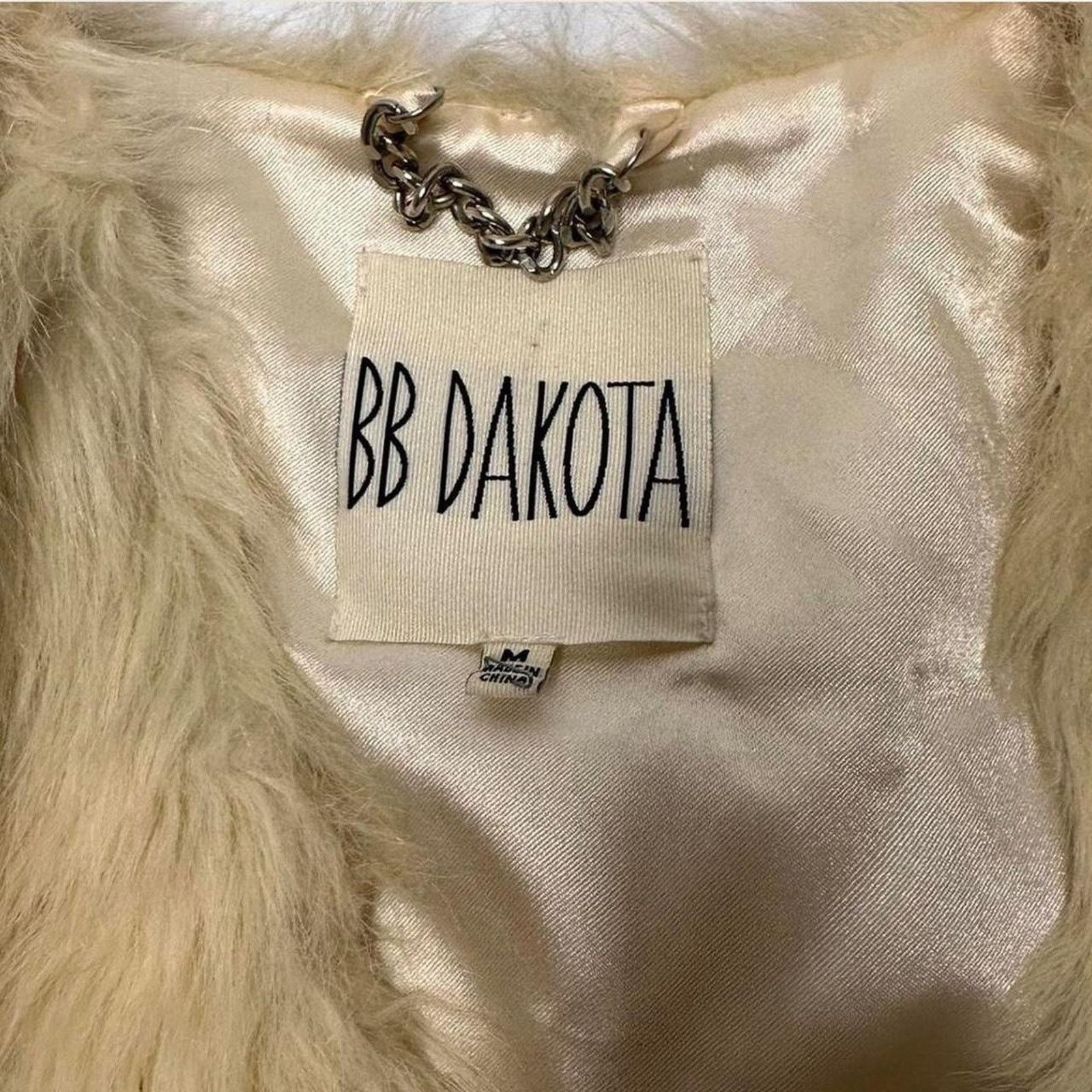 BB Dakota BB Dakota Cream fur vest silver chain detail size Medium Size M / US 6-8 / IT 42-44 - 3 Thumbnail
