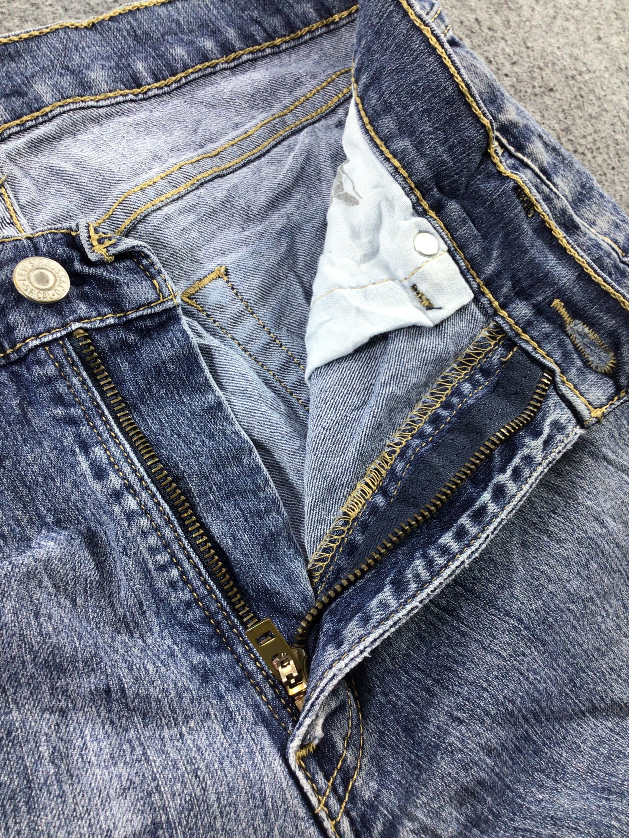 Levi's Vintage Levis Jeans Faded Blue Denim KJ236 Size US 31 - 8 Thumbnail