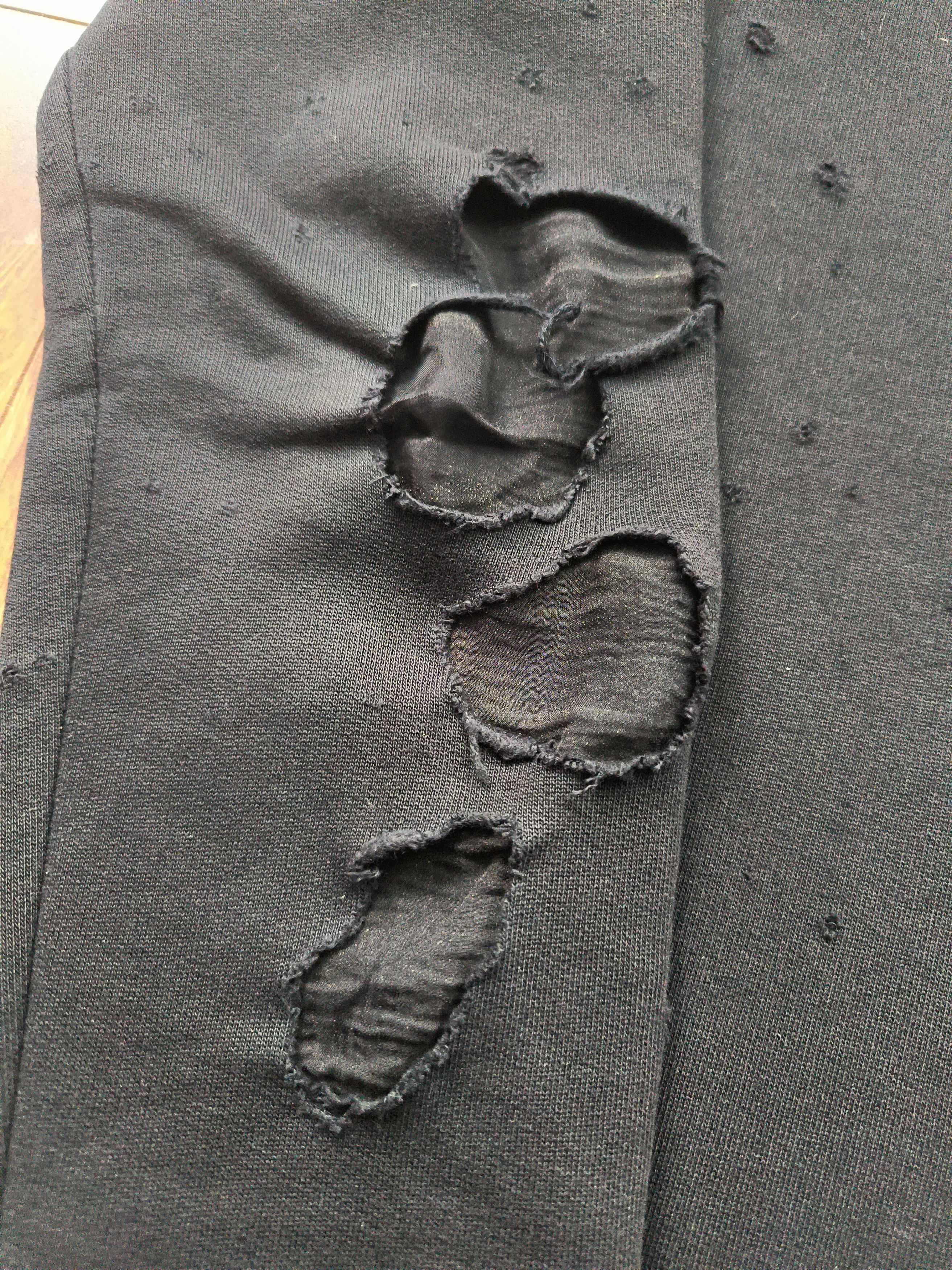 Givenchy Givenchy Distressed Crewneck, S, very good condition Size US S / EU 44-46 / 1 - 3 Thumbnail