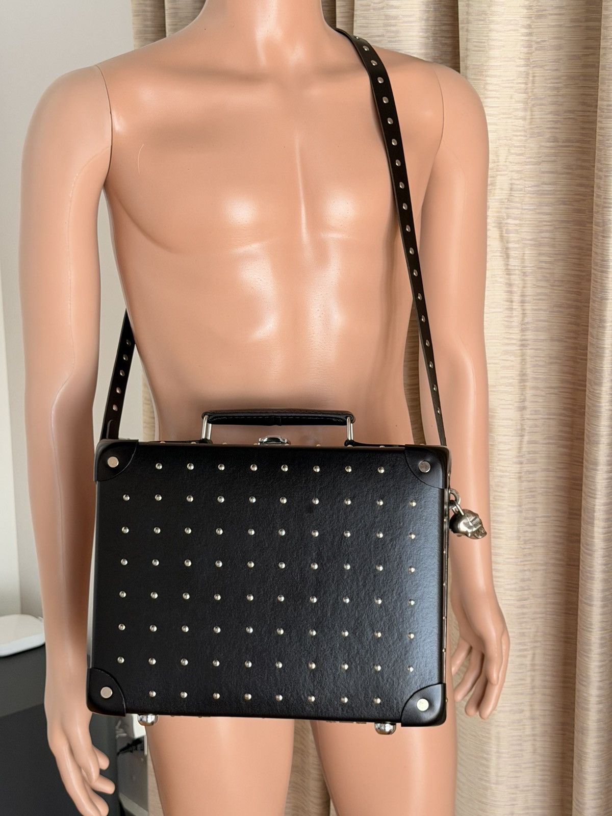 Globe-Trotter Rare Alexander McQueen Globe-Trotter Studded Leather Bag Size ONE SIZE - 15 Thumbnail