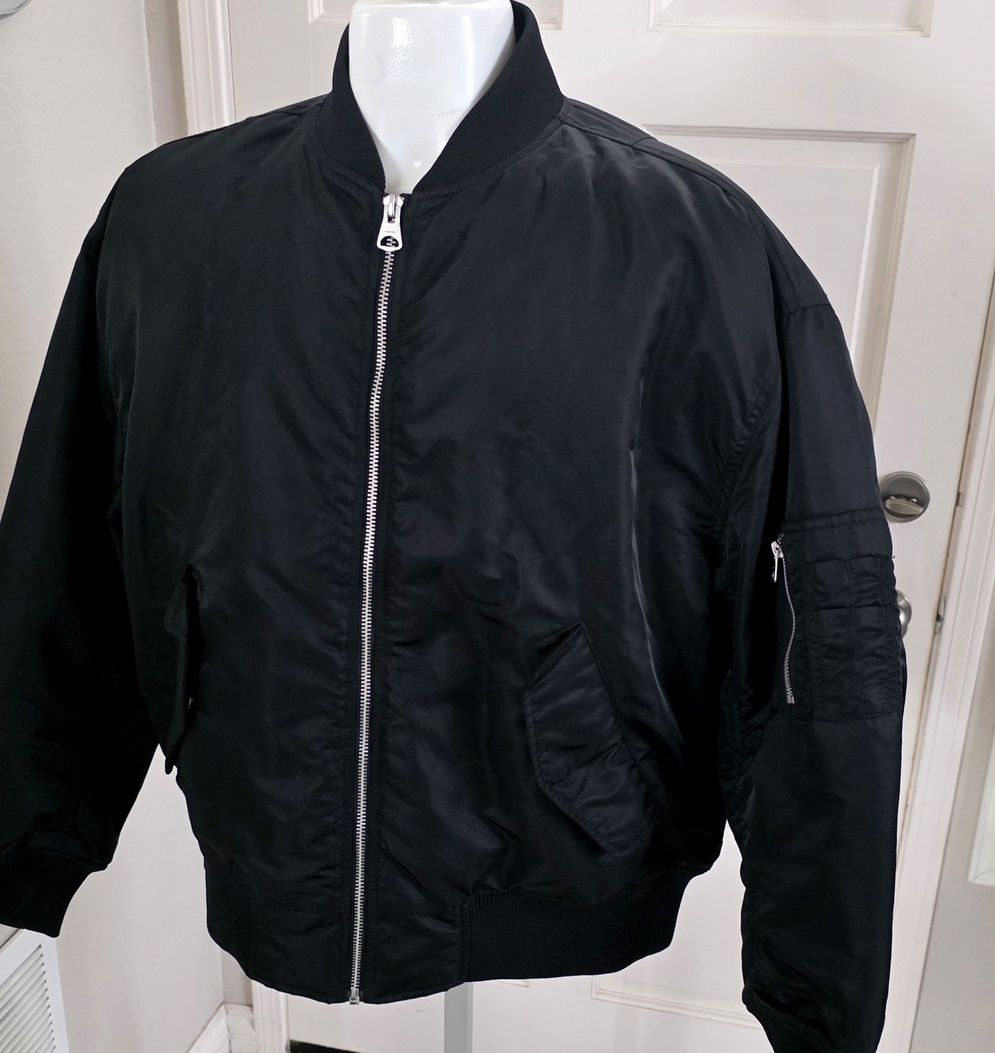 H&M H&M Bomber Jacket Full Zip black Size Medium Size US M / EU 48-50 / 2 - 2 Thumbnail