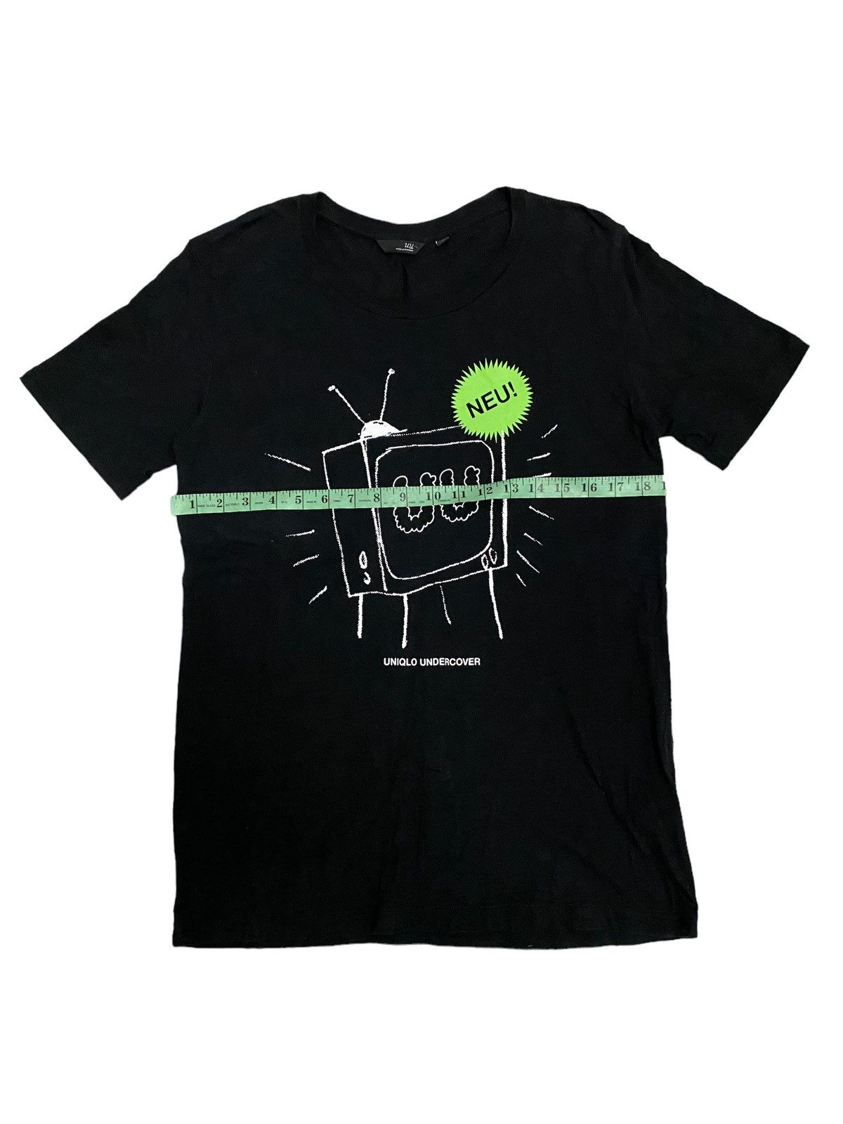 Undercover Undercover Uniqlo UU Black Tee Size US L / EU 52-54 / 3 - 5 Thumbnail