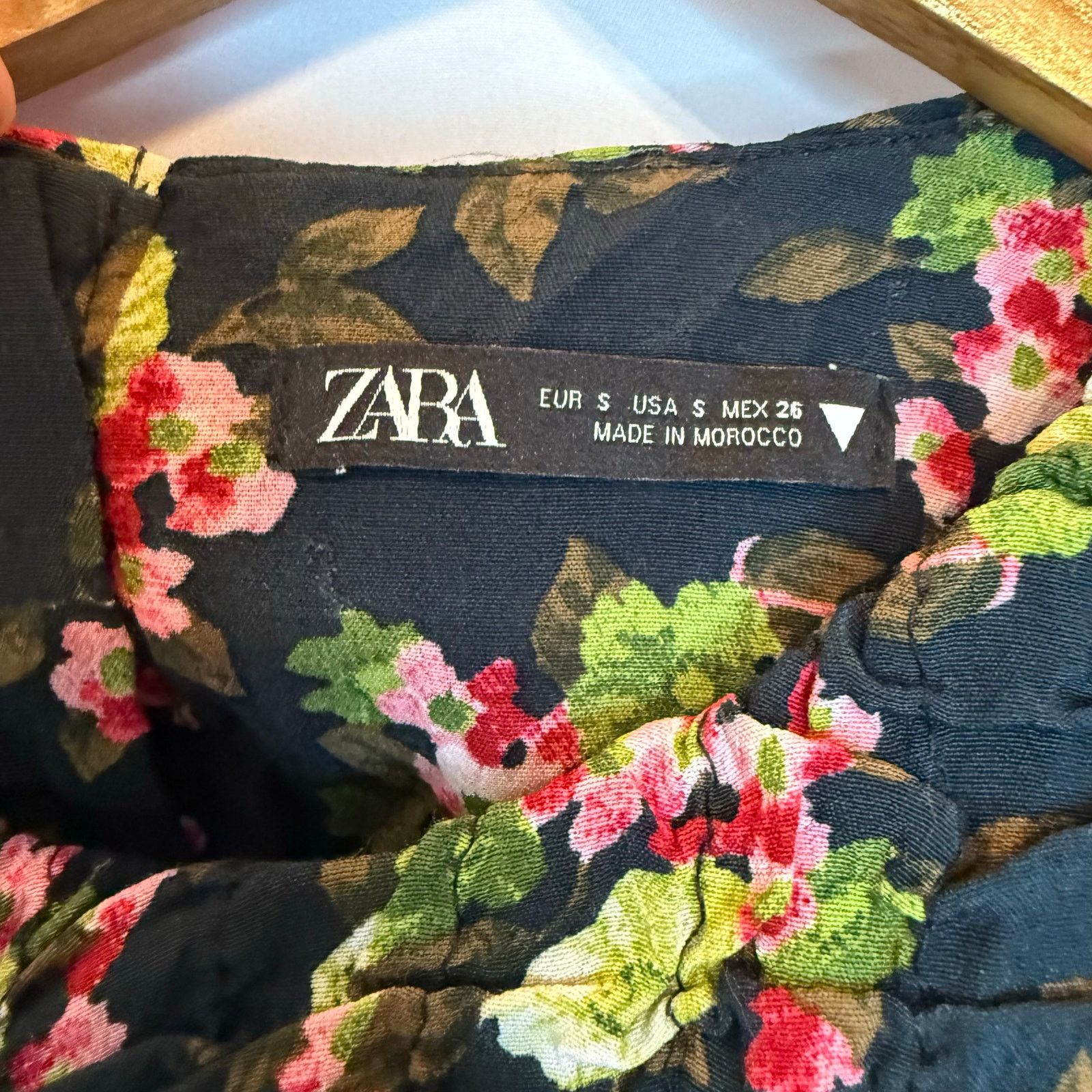 Zara Zara Black Floral Blouse S Womens Ruched Button Back Puff Size S / US 4 / IT 40 - 5 Thumbnail