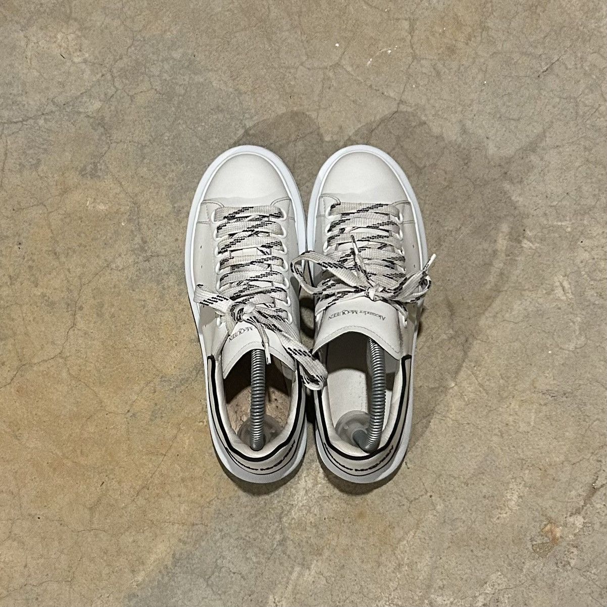 Alexander McQueen × Designer Alexander McQueen Oversized Calfskin Sneakers White US 5 Size US 5 / EU 37 - 12 Thumbnail