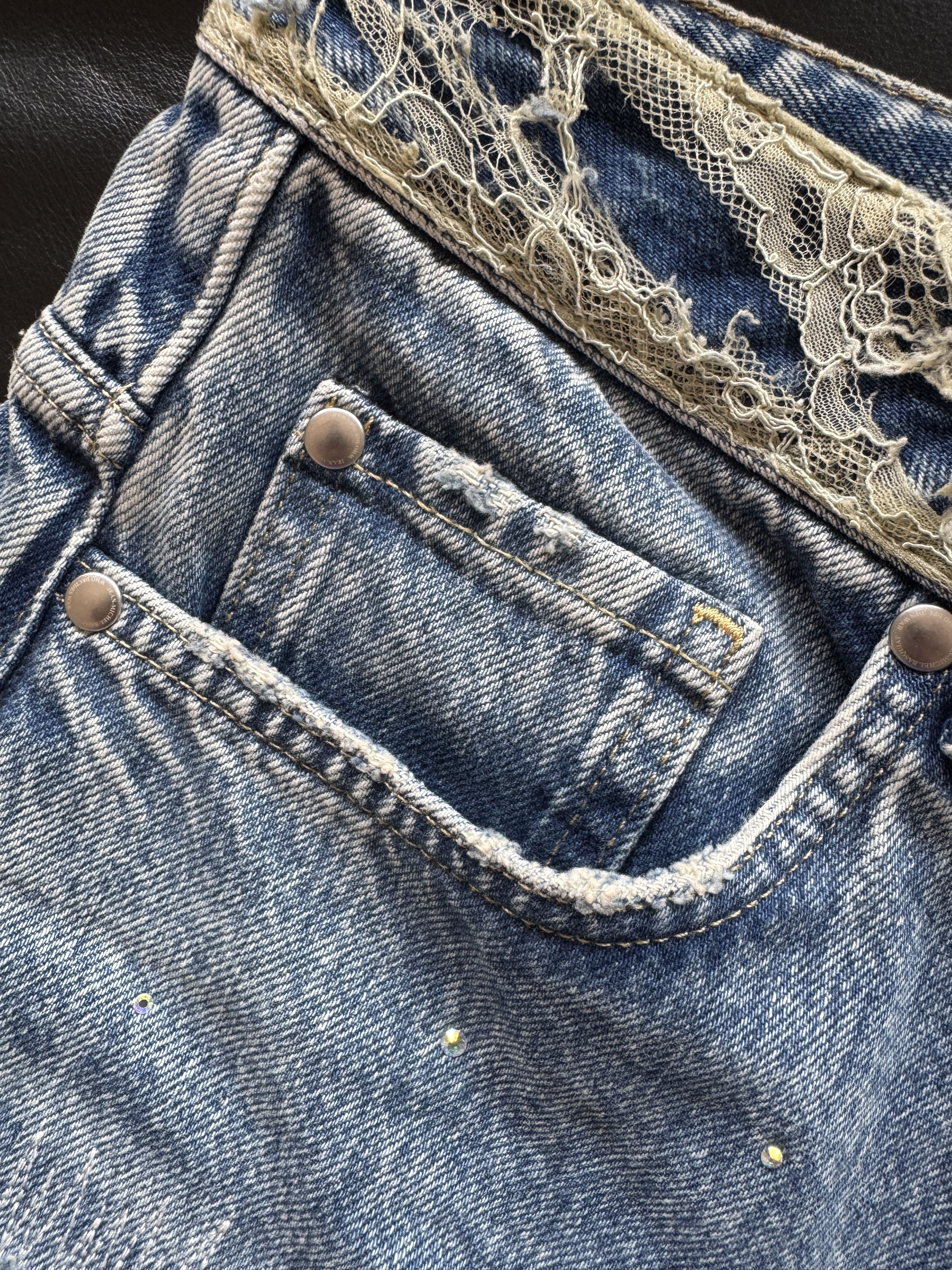 H&M × Jean-Michel Basquiat × Who Decides War Distressed rhinestone graphic jeans Size US 30 / EU 46 - 14 Thumbnail