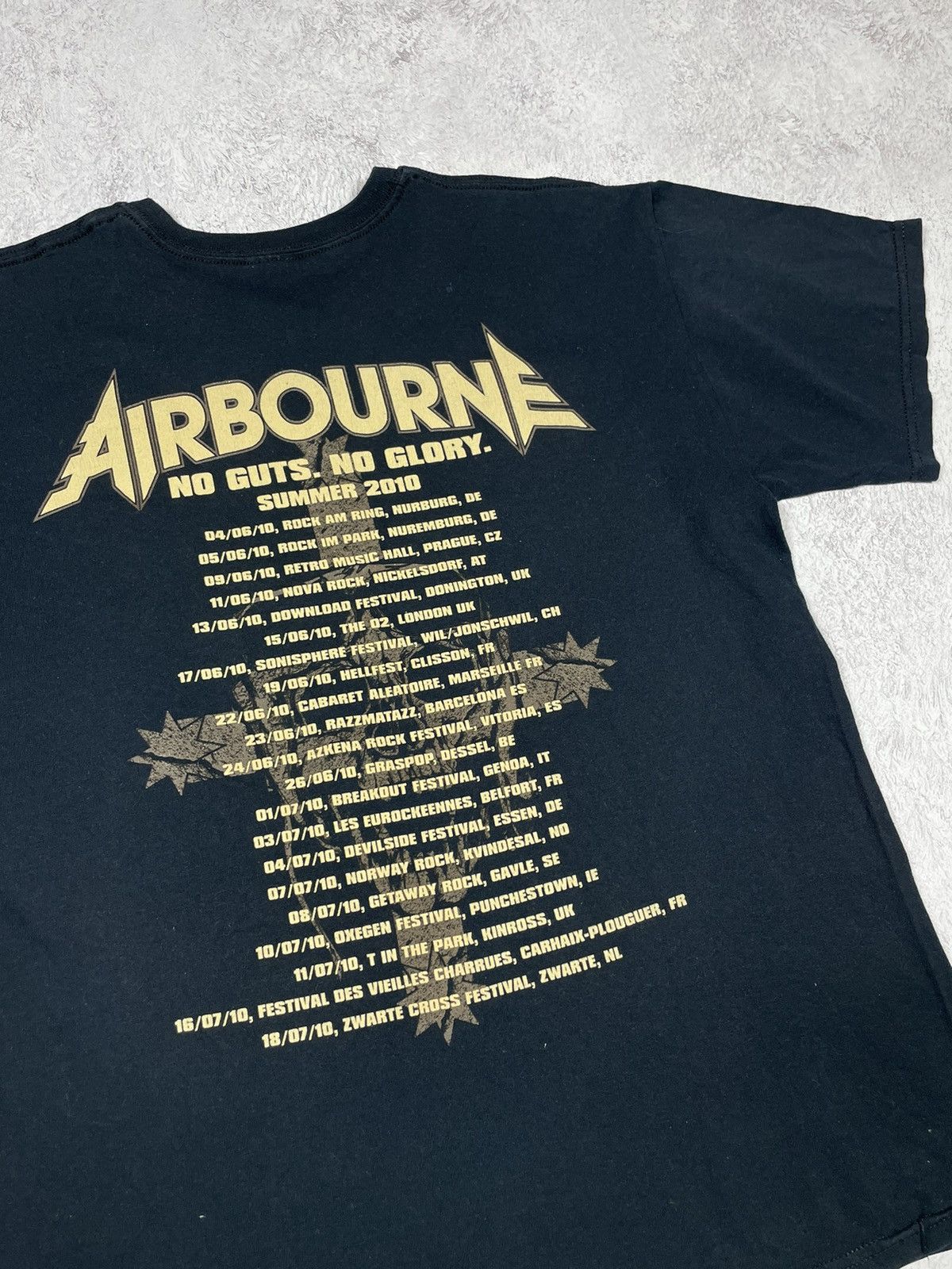 Band Tees Airbourne No Guts No Glory Europe Summer Tour 2010 T Shirt M Size US M / EU 48-50 / 2 - 5 Thumbnail