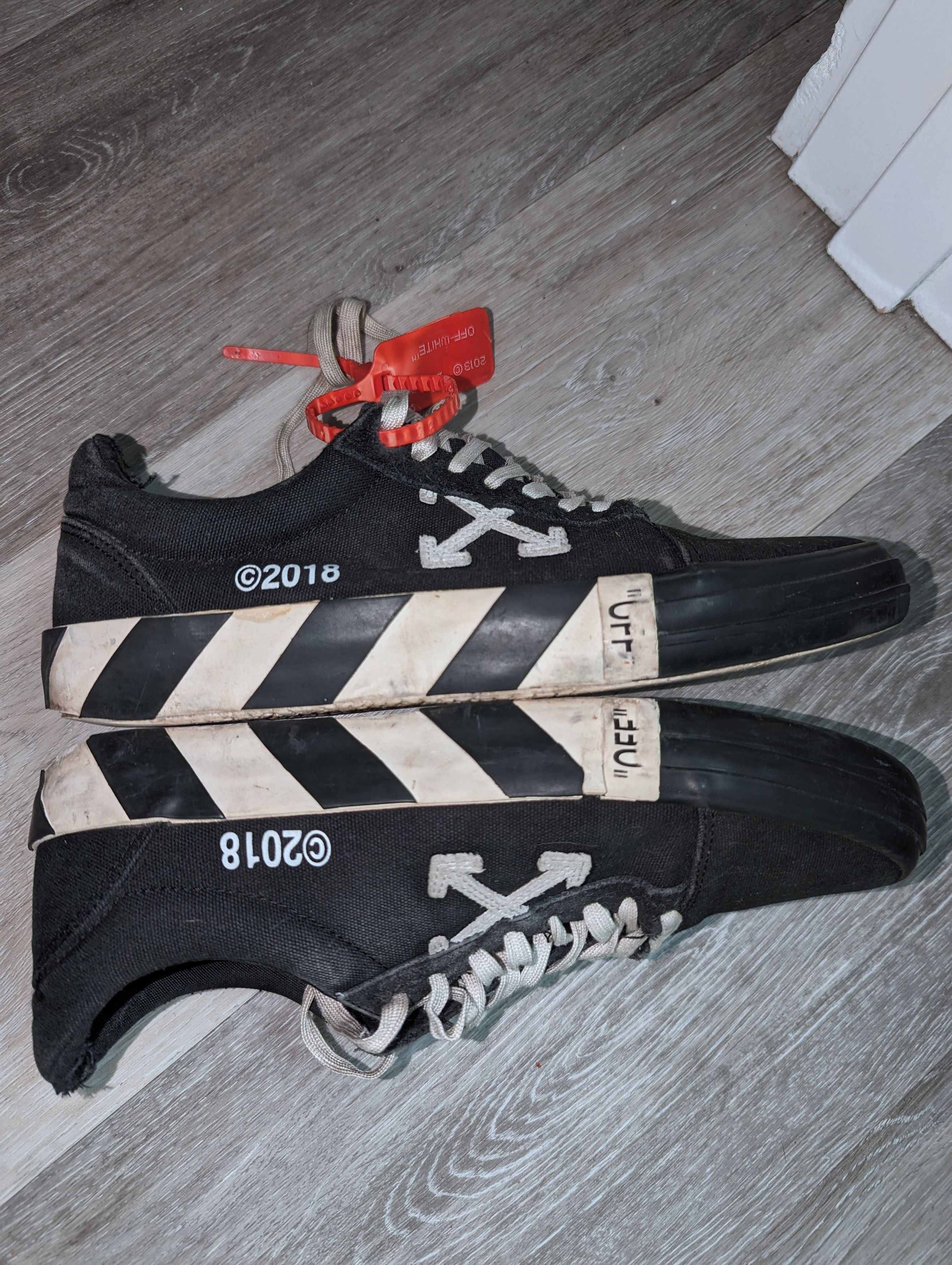Off-White OFF-WHITE Vulc Low Top Vulcanized Black Canvas Sneaker Size US 11.5 / EU 44-45 - 2 Thumbnail
