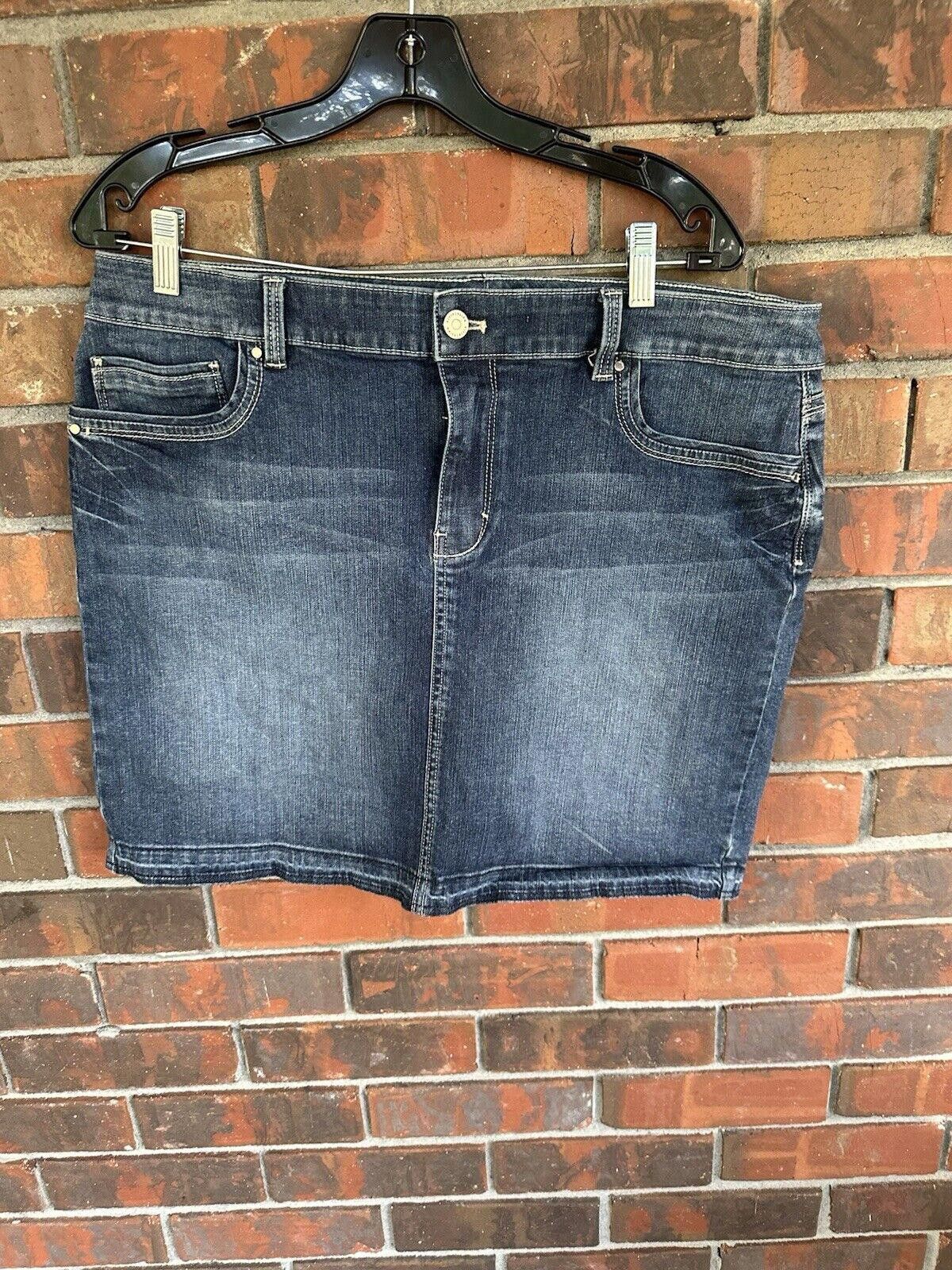 Designer white house black market mini skirt Size 14 Jean 99% Cotton Size 36" / US 14 / IT 50 - 1 Thumbnail