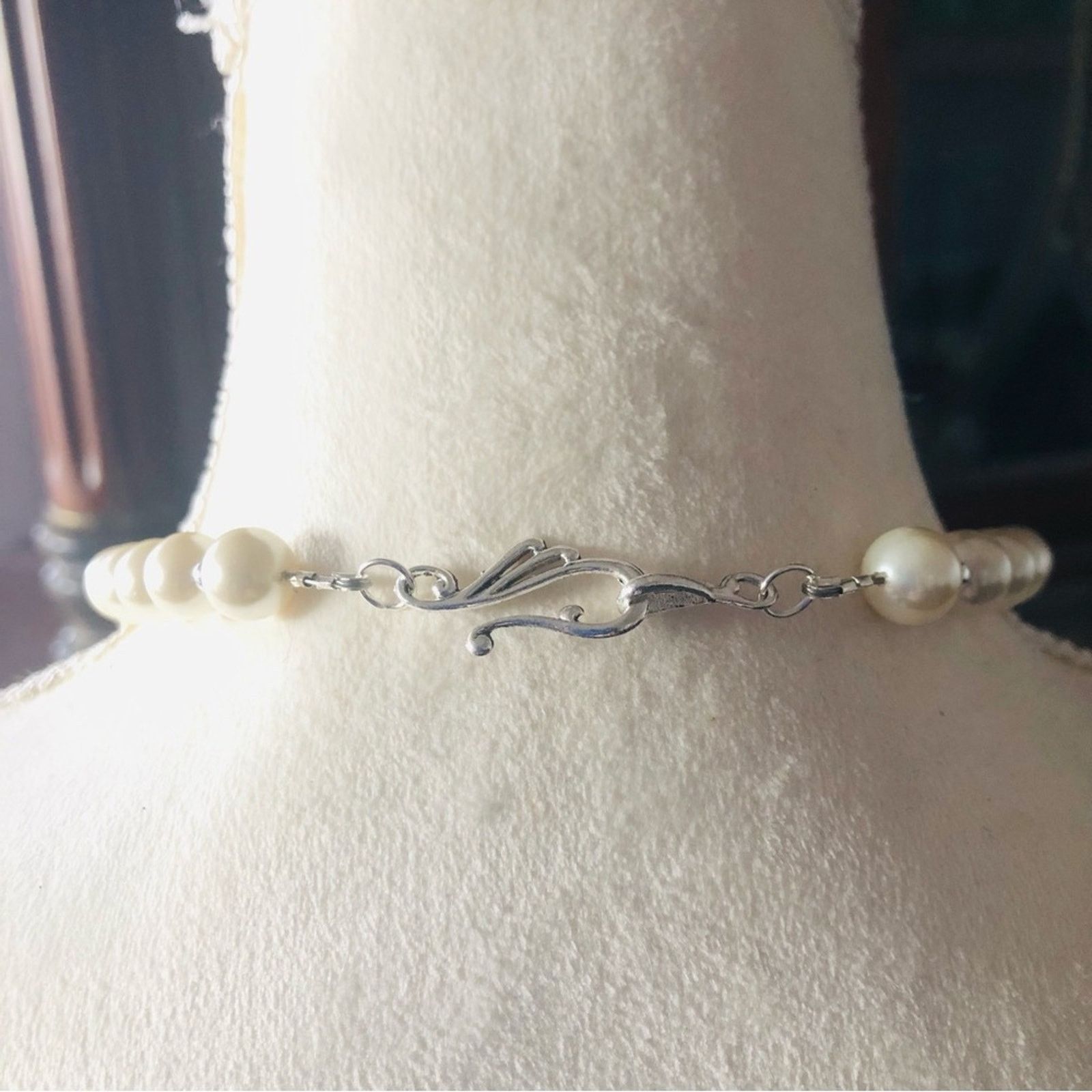 Handmade Handcrafted classy elegant Pearl metal flower necklace Size ONE SIZE - 13 Thumbnail