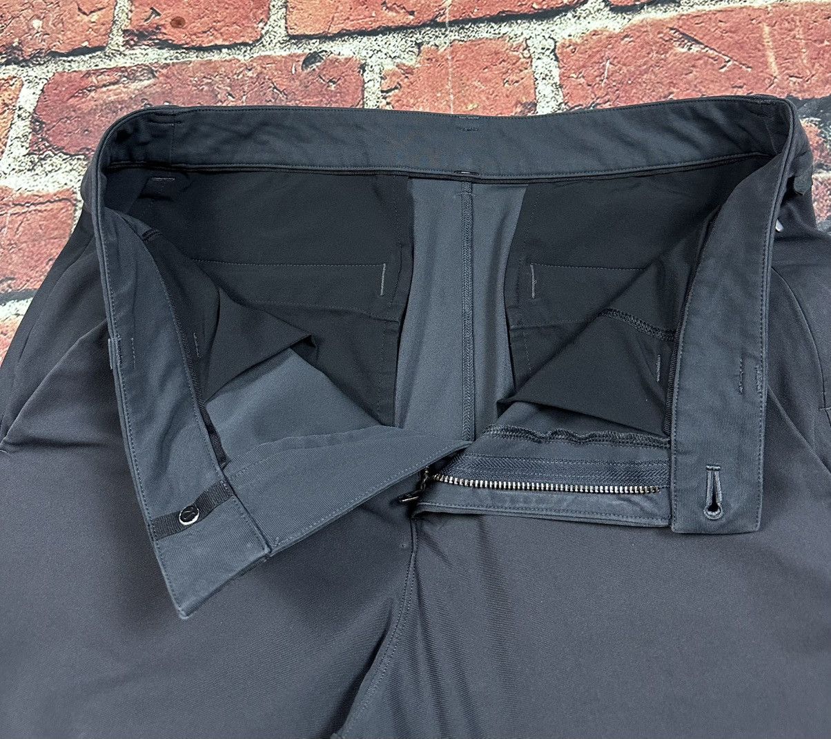 Lululemon Lululemon Pants Men’s 32x30 Gray ABC Classic Slim Fit Casual Size US 32 / EU 48 - 7 Thumbnail