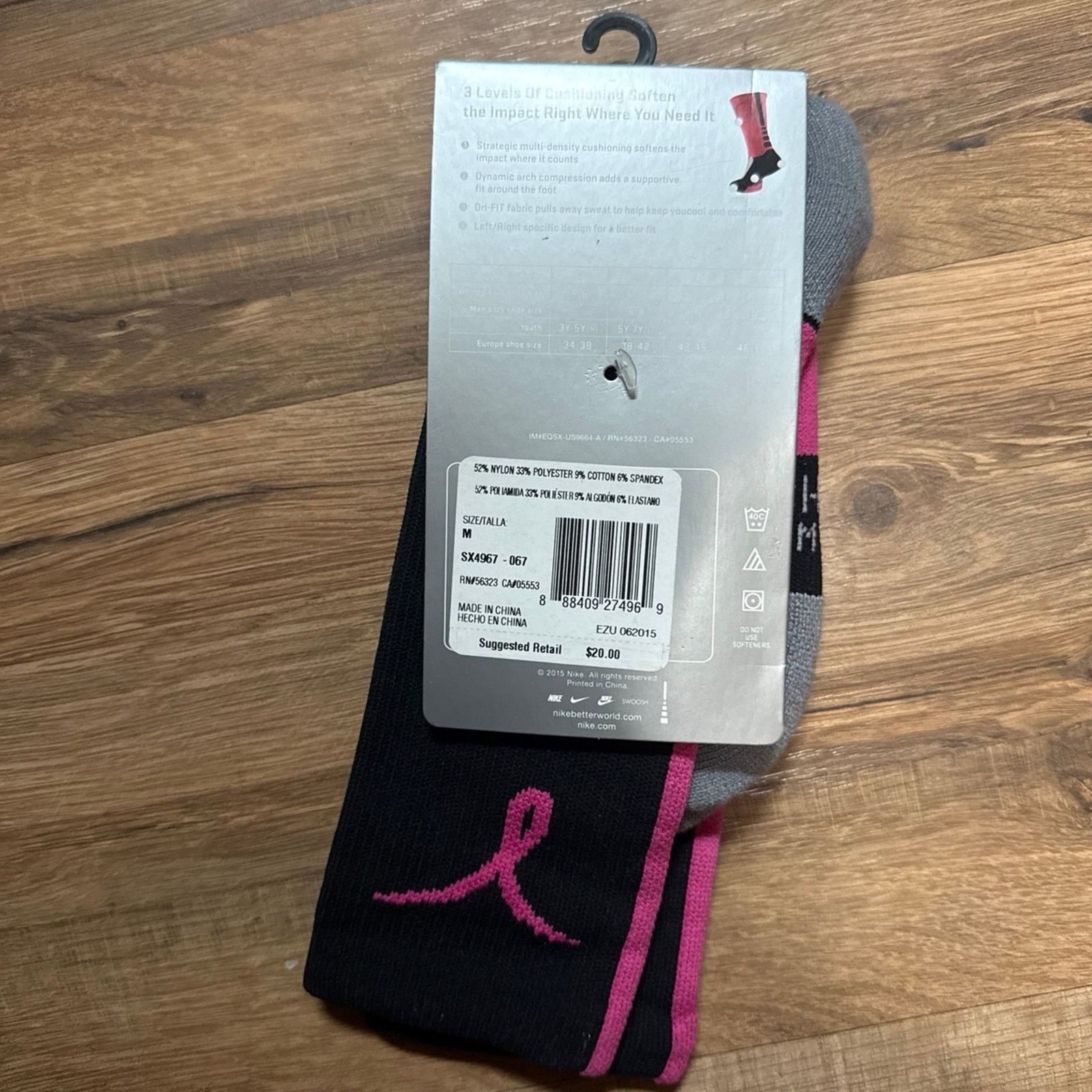 Nike 2015 Nike Hyper Elite Breast Cancer Awareness Crew Socks Size ONE SIZE - 3 Thumbnail