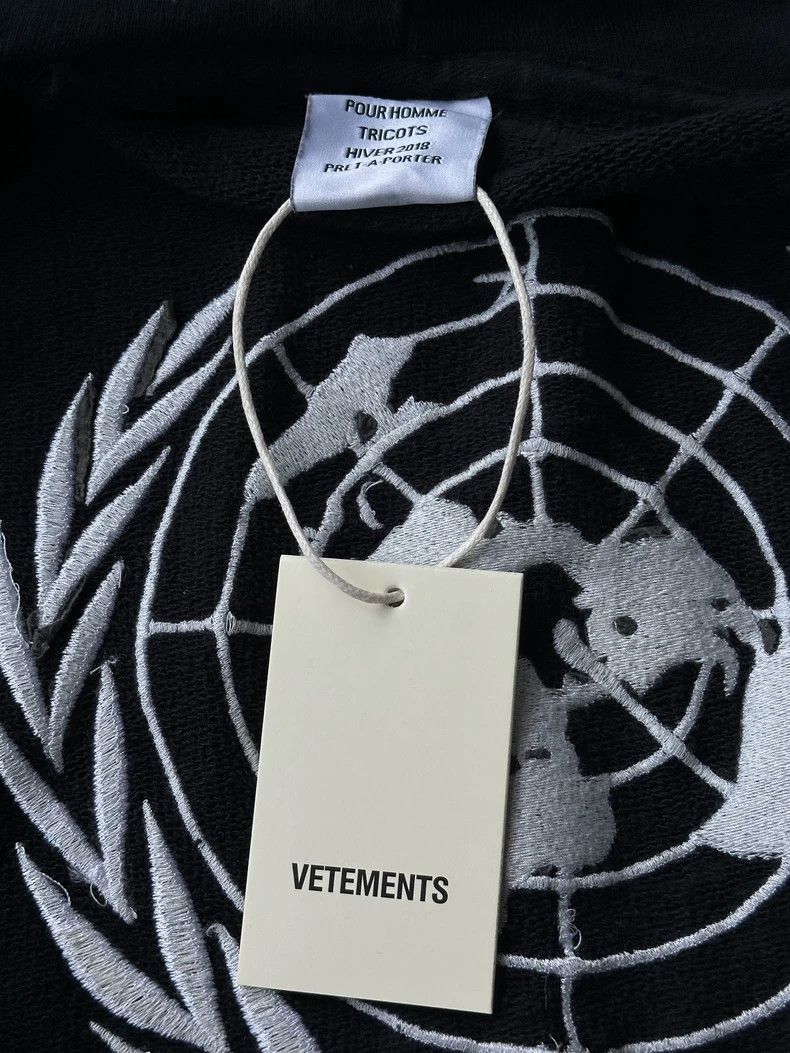 Vetements Vetements FW17 United Nations Embroidered Zip-up Hoodie Size US M / EU 48-50 / 2 - 2 Thumbnail