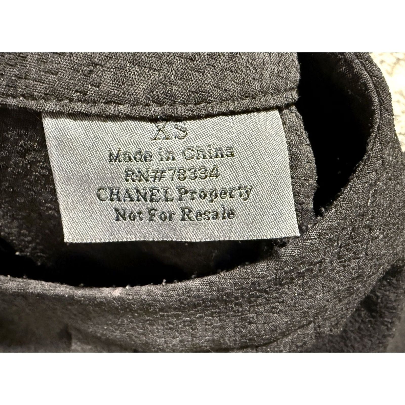 Chanel VINTAGE Chanel Shirt Women XS Black Zip Closure Classic, Designer, Preppy, Blouse Size XS / US 0-2 / IT 36-38 - 2 Thumbnail