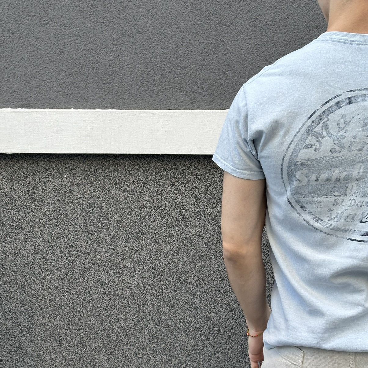 Vintage Vintage Ma Simes T-shirts Surf Hut Big Logo Y2K 00s Size US M / EU 48-50 / 2 - 4 Thumbnail