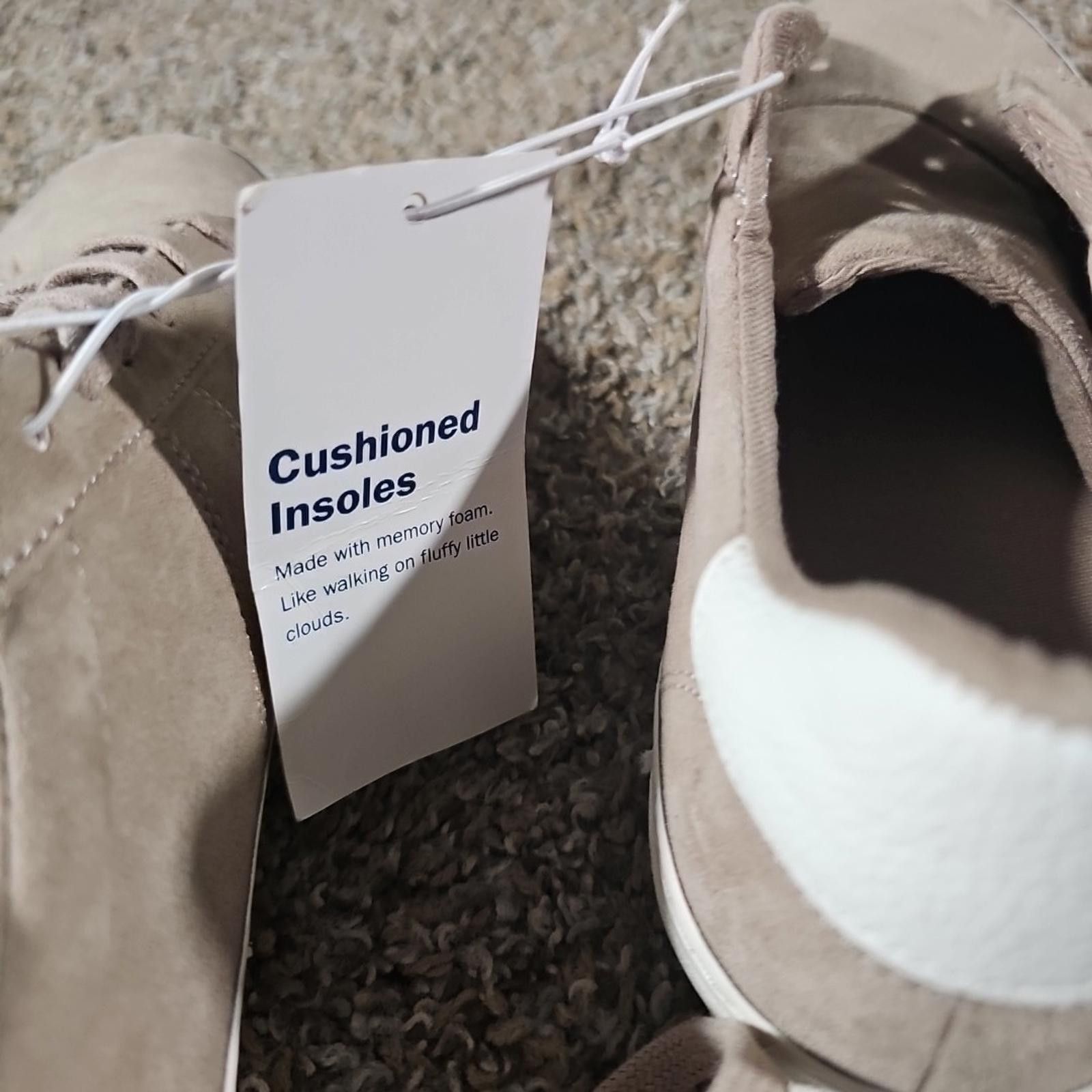 Old Navy Old Navy S393876-04 Light Taupe Court Shoes Sz 10 NWT NWD Size US 10 / IT 40 - 7 Thumbnail
