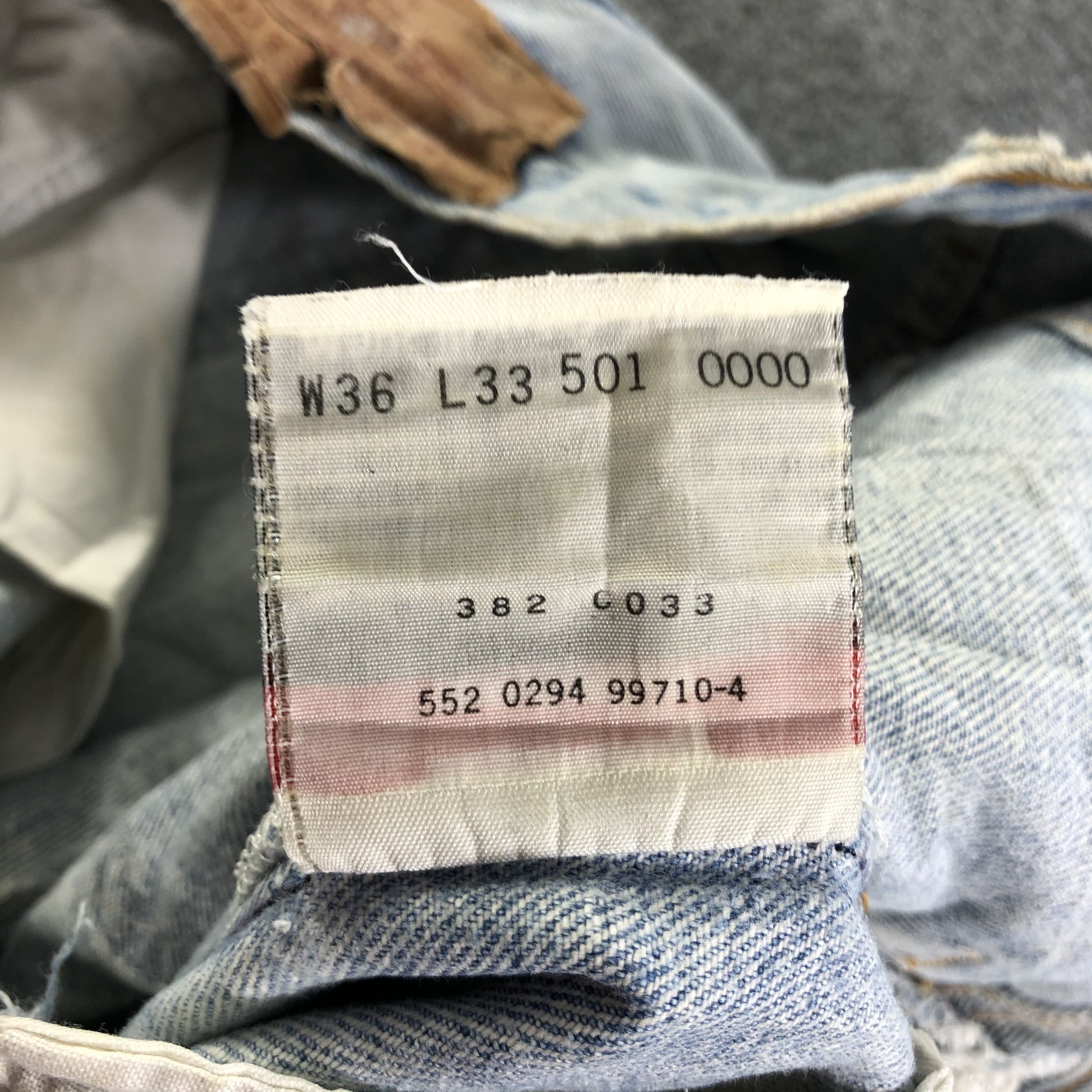 Levi's 90s Vintage Light Wash Levis 501 Jeans-J3738 Size US 34 / EU 50 - 13 Thumbnail