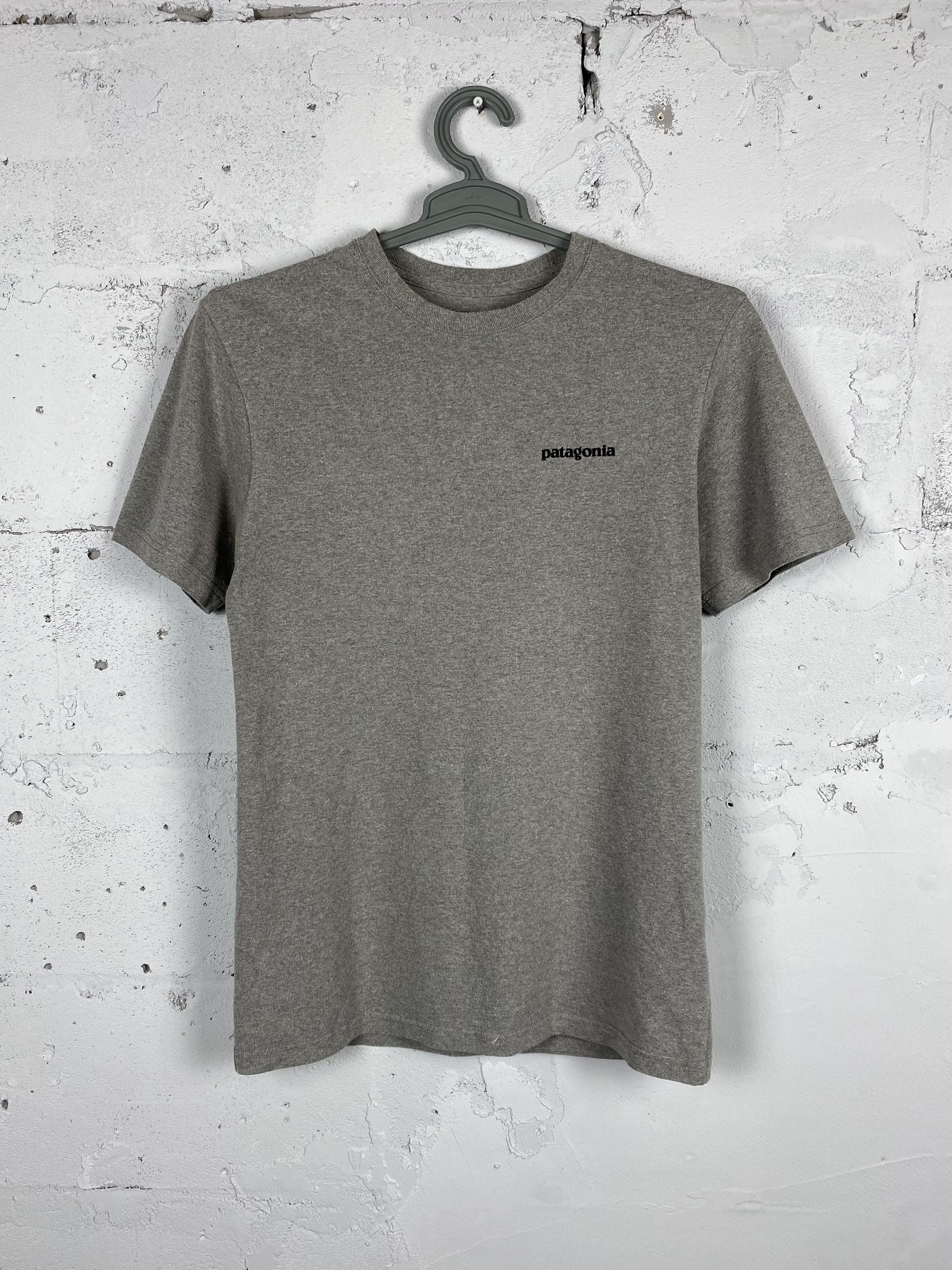 Patagonia × Vintage Patagonia Back Logo T-Shirt Grey Size US S / EU 44-46 / 1 - 2 Thumbnail
