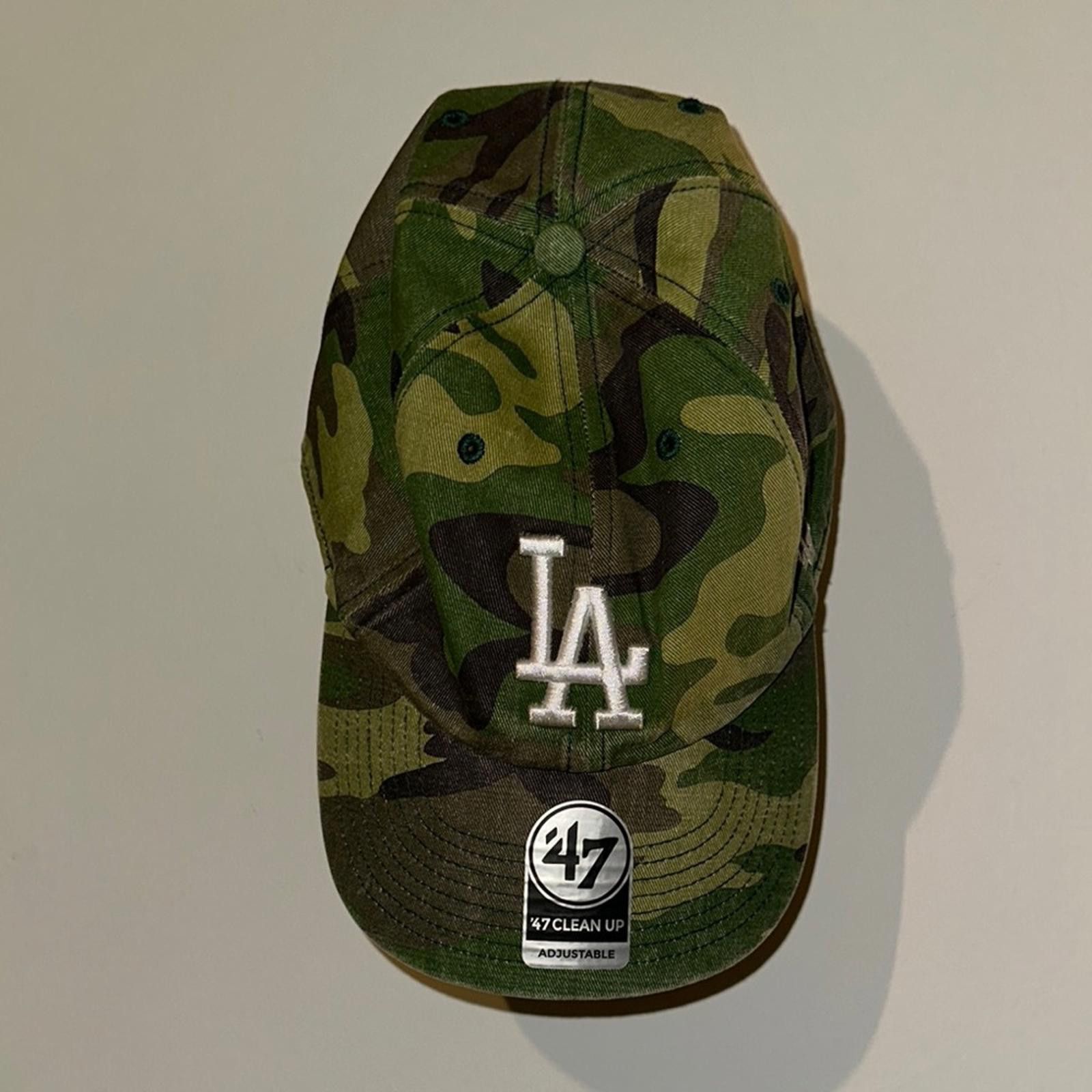 Other Genuine Merchandise Green and White Hat Adjustable Brim Size ONE SIZE - 1 Thumbnail