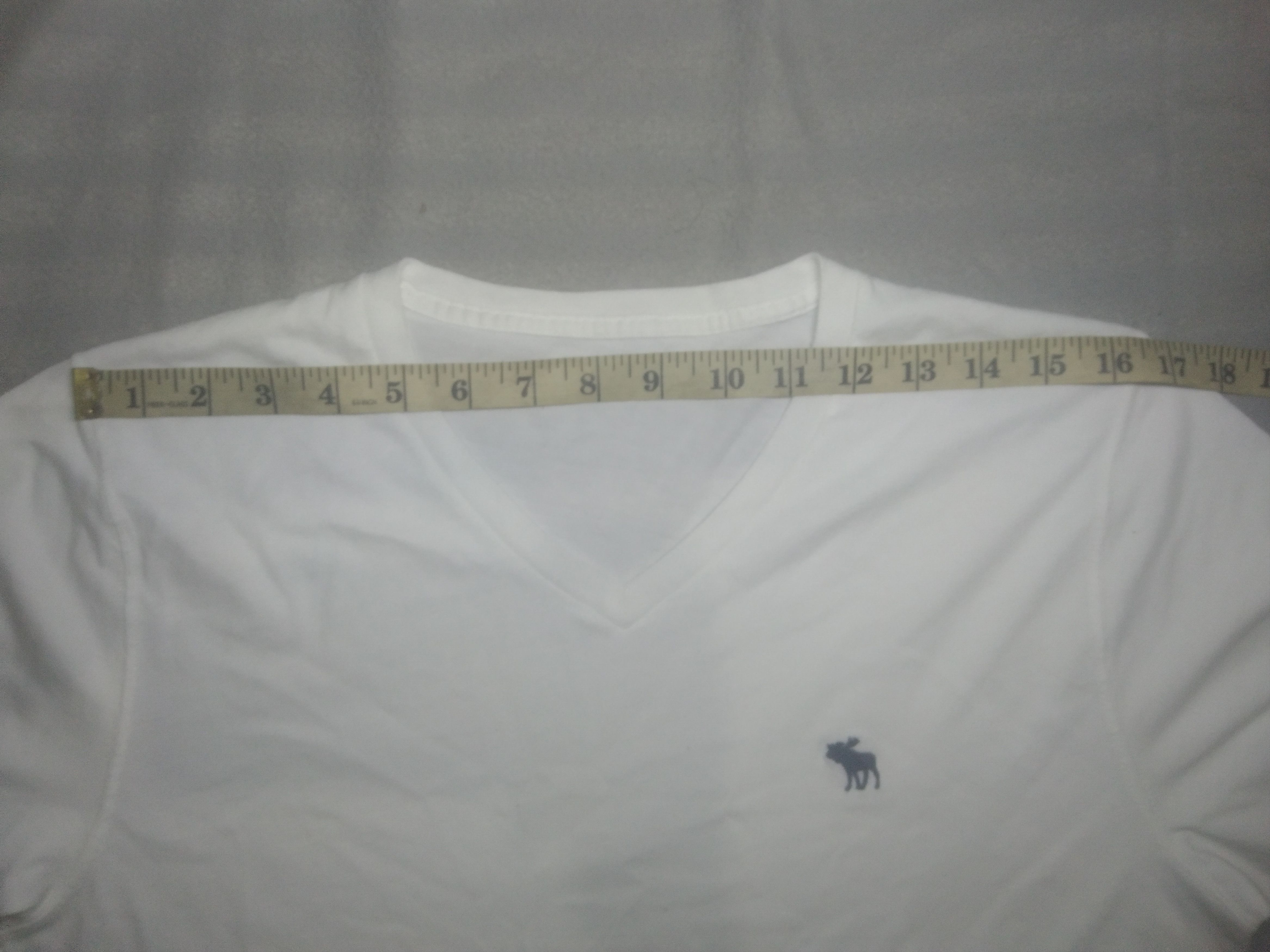 Abercrombie & Fitch Abercrombie and Fitch V neck white t-shirt Size US M / EU 48-50 / 2 - 8 Thumbnail