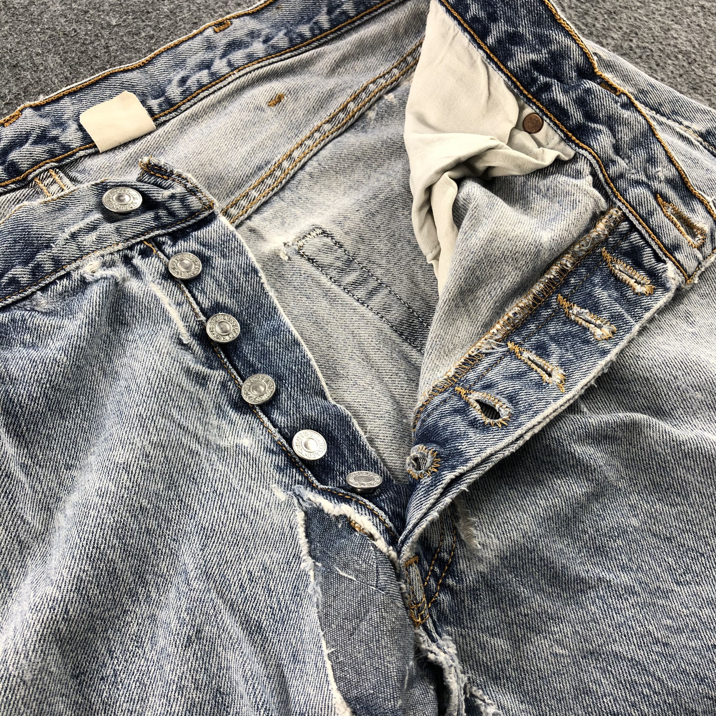 Levi's Vintage 90s Light Wash Levis 501 Distress Jeans-J1274 Size US 37 - 9 Thumbnail