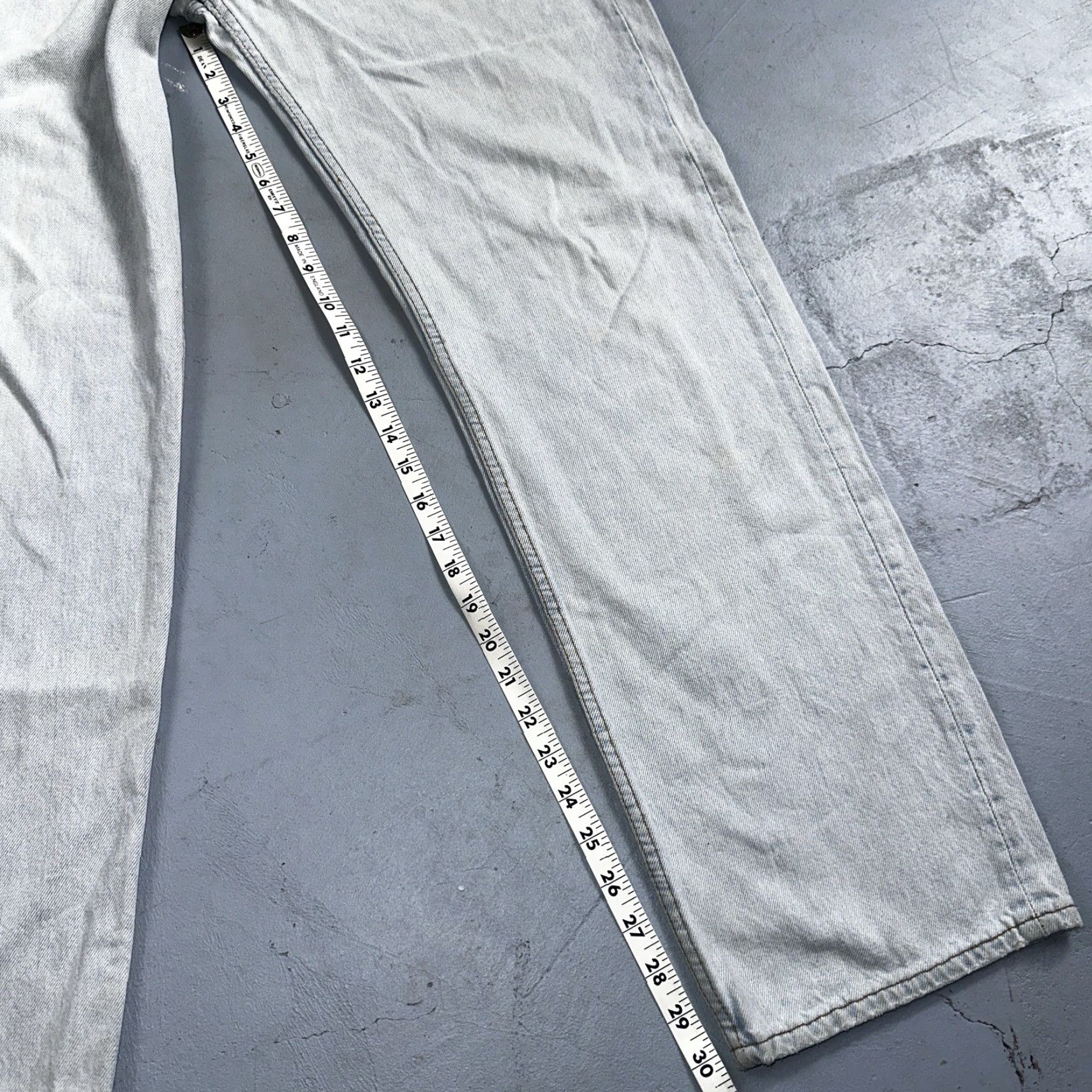Levi's VINTAGE Levi's 501 Jeans Men 36x32 Light Wash Straight 90s USA 501 Series Classic Comfort Jeans (Light) Size US 36 / EU 52 - 5 Thumbnail