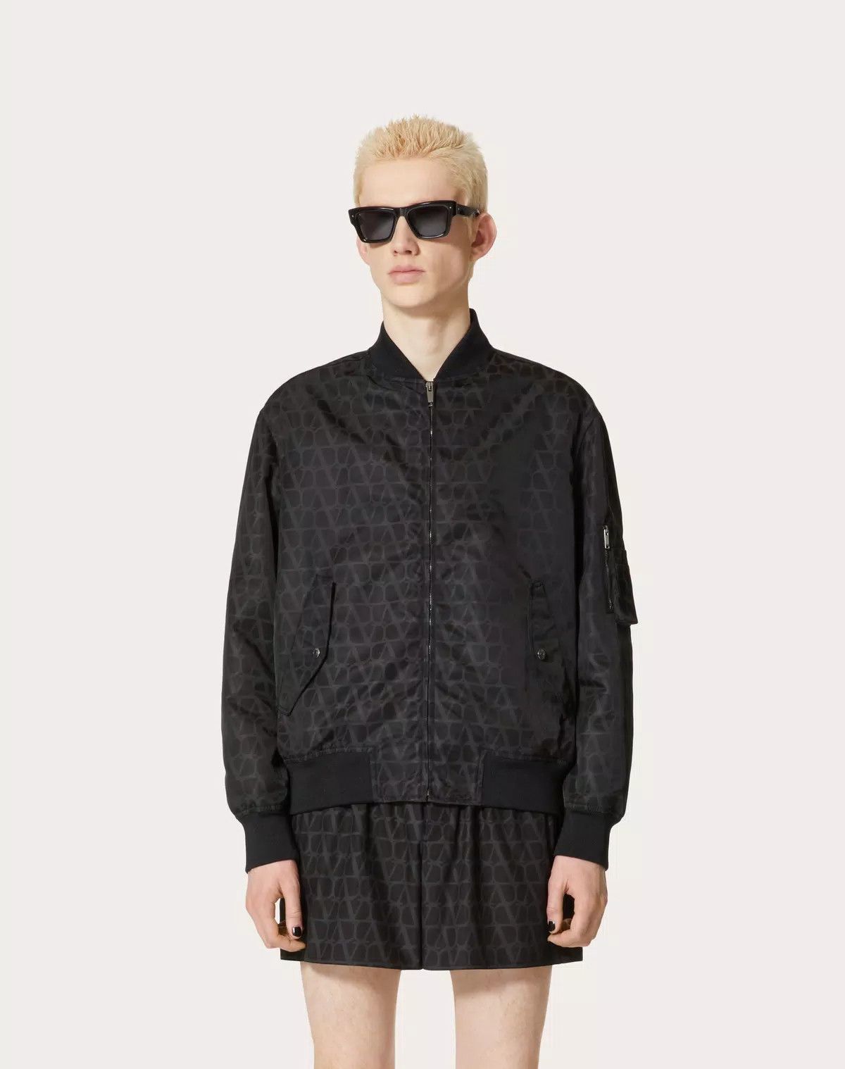 Valentino oc11z0725 Nylon Bomber Jacket in Black Size US L / EU 52-54 / 3 - 4 Thumbnail