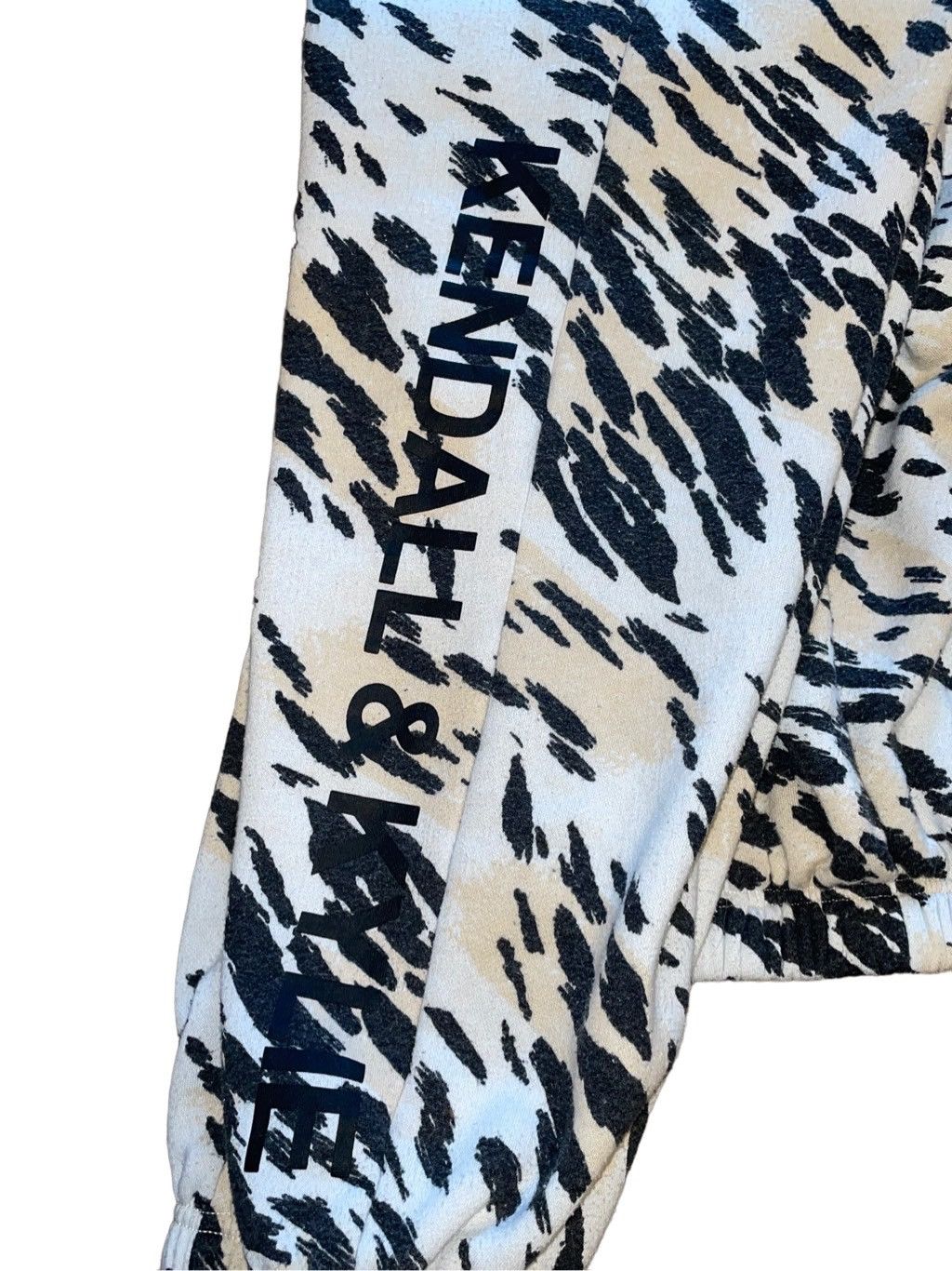 Kendall And Kylie Kendall & Kylie Cheetah Logo Joggers Size 28" / US 6 / IT 42 - 2 Thumbnail