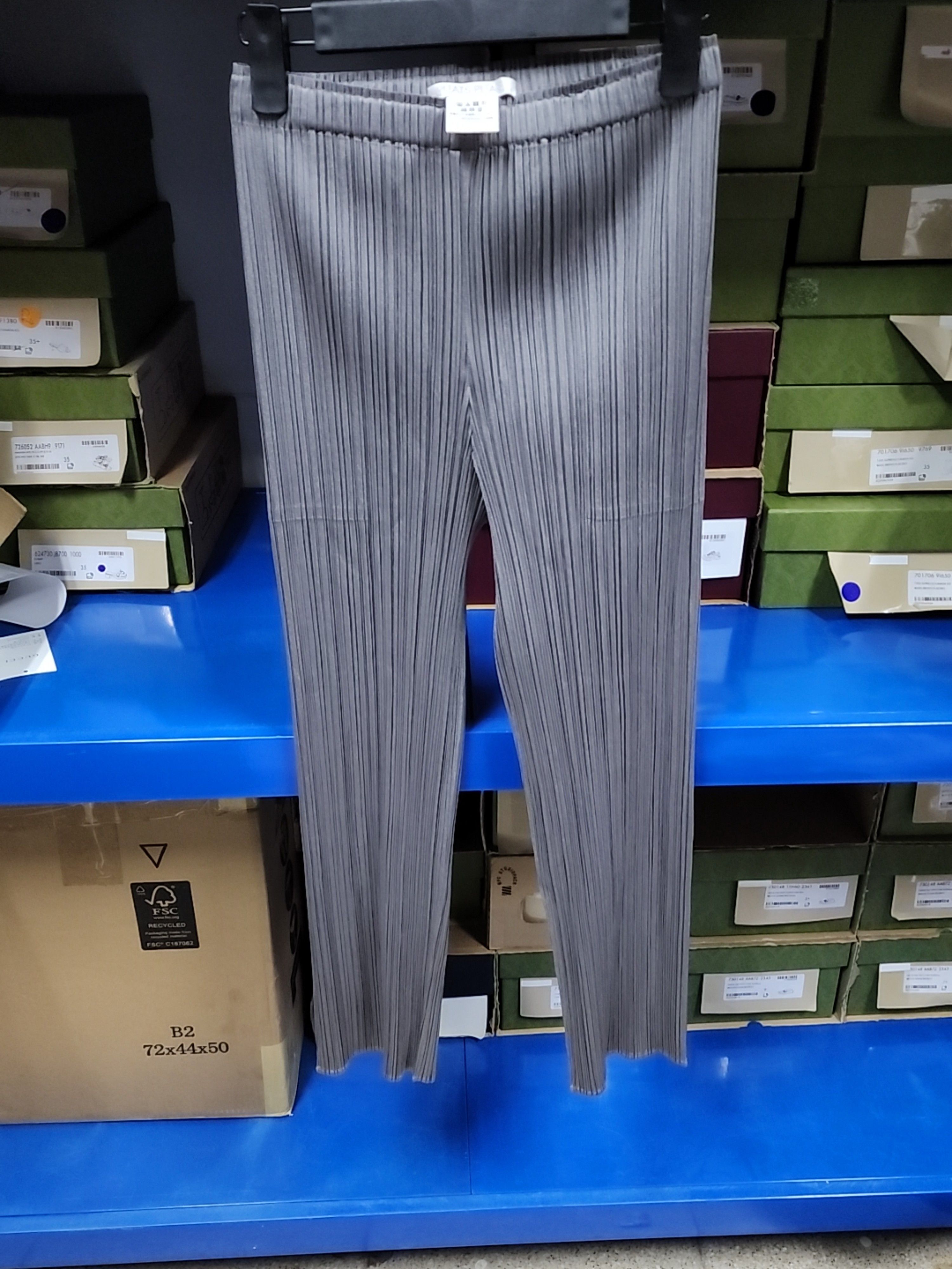 Pleats Please Issey Miyake PLEATS PLEASE ISSEY MIYAKE Pleated Pants Size 0 Size 25" / US 0 / IT 36 - 1 Thumbnail