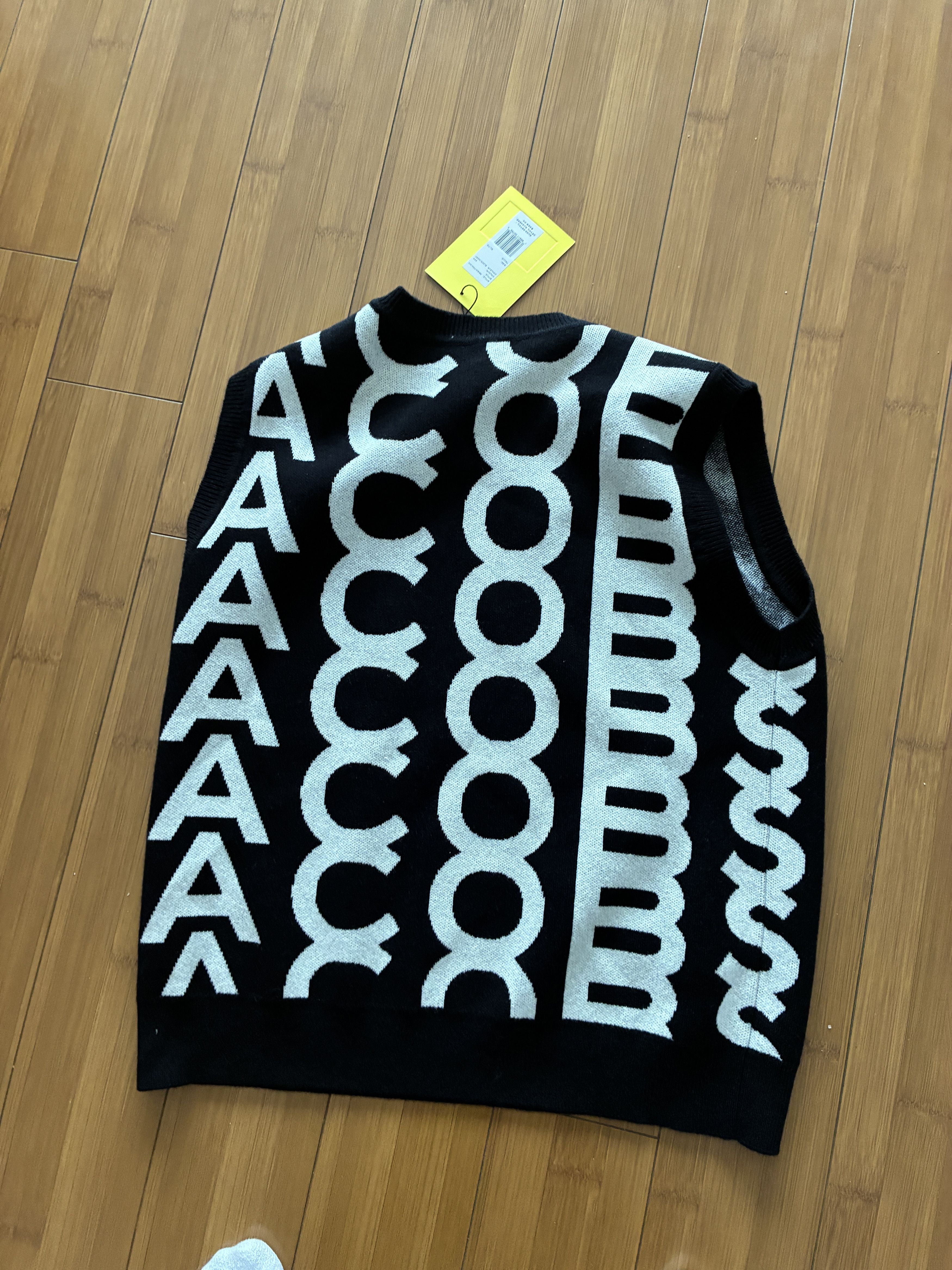 Marc Jacobs Marc Jacobs The Monogram Knit Vest XL NWT Size XL / US 12-14 / IT 48-50 - 4 Thumbnail