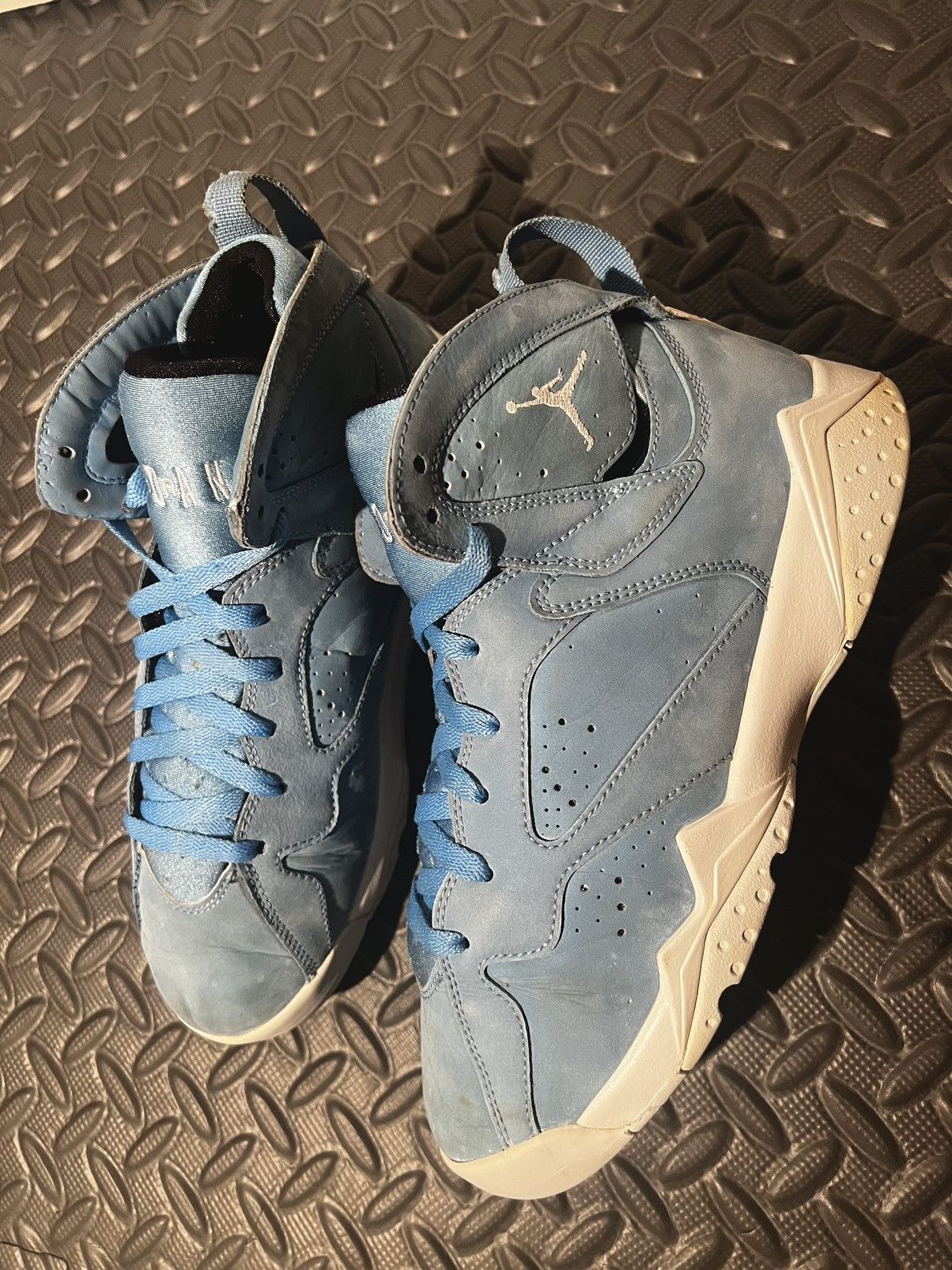 Jordan Brand Air Jordan 7 Retro Pantone Blue size 7 UNC shoes Size US 7 / EU 40 - 2 Thumbnail