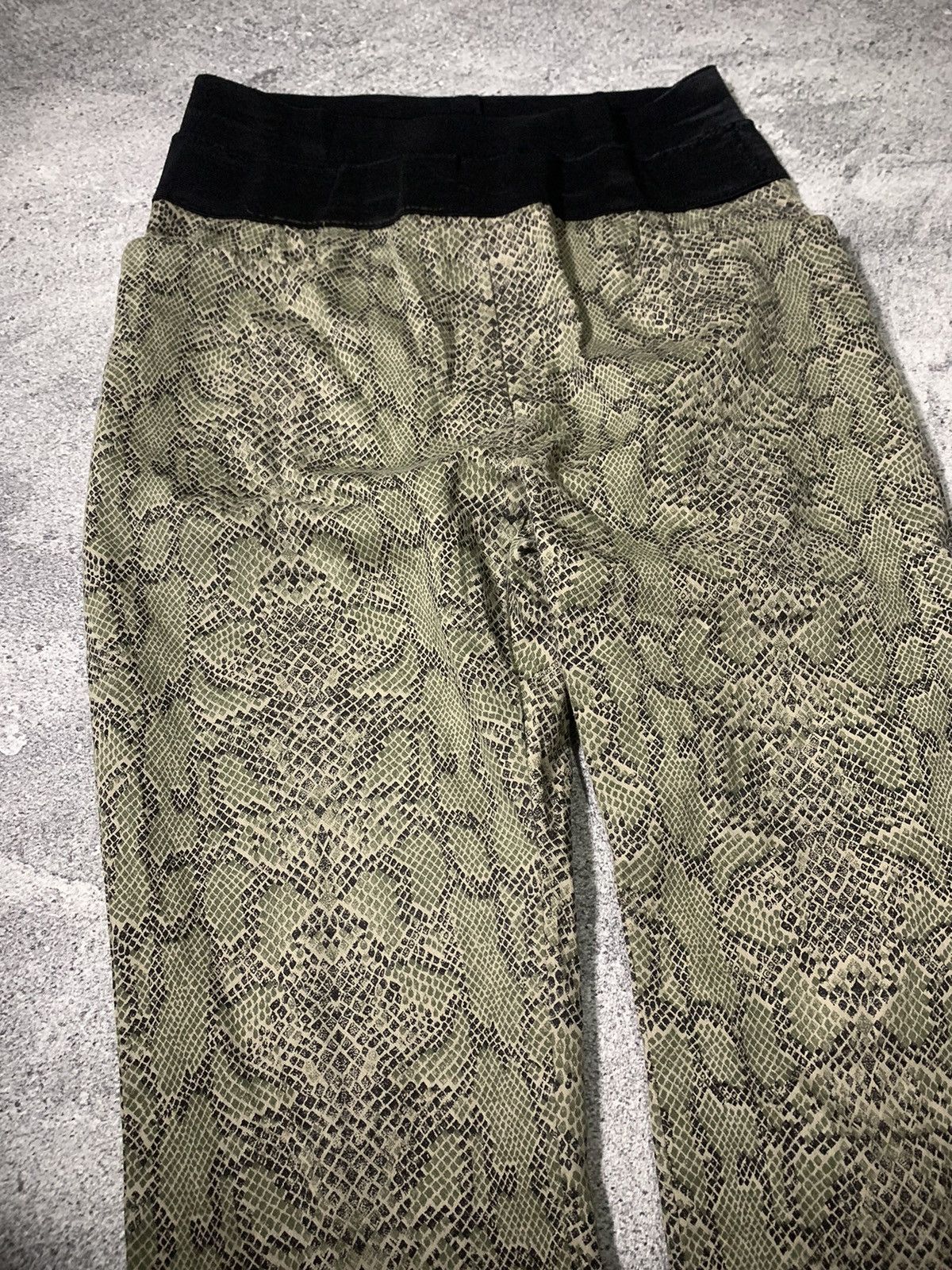 Yohji Yamamoto SNAKESKIN PYTHON LEGGINGS YOHJIYAMAMOTO IFSIXWASNINE STYLE Size US 30 / EU 46 - 2 Thumbnail