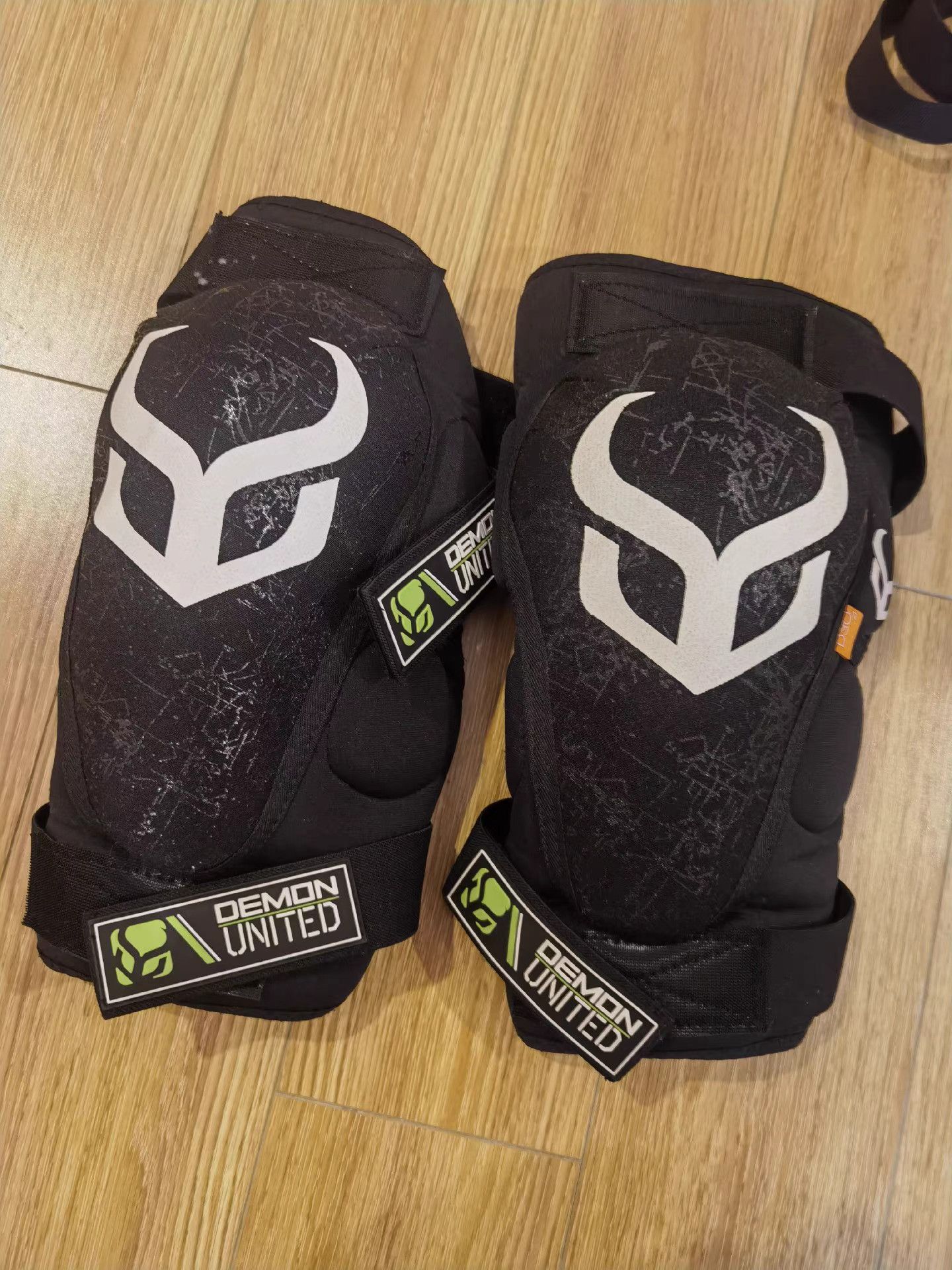 Demon Demon Knee Pads K17 Size ONE SIZE - 1 Thumbnail