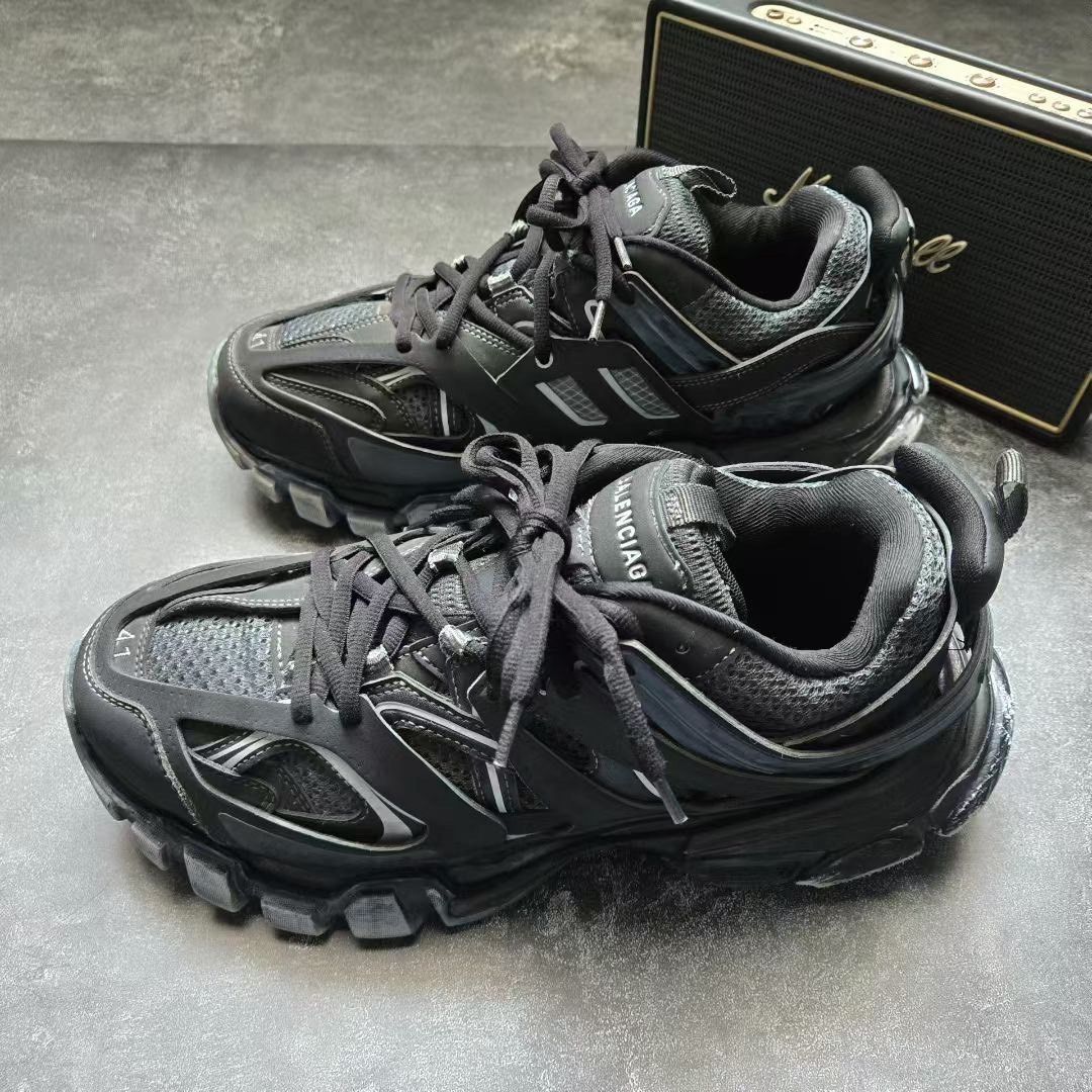 Balenciaga Balenciaga Distressed Black Lowtop Sneakers 41 Men Size US 8.5 / EU 41-42 - 1 Thumbnail