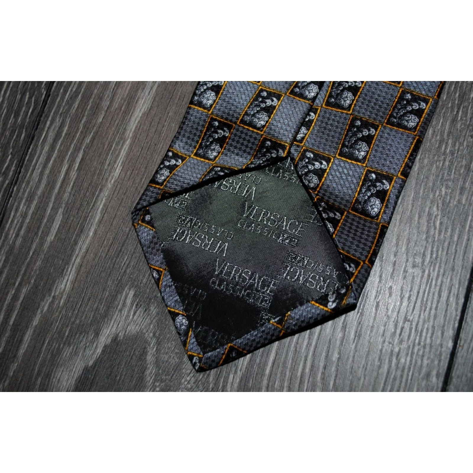 Versace VINTAGE GIANNI VERSACE CLASSIC V2 100% SETA SILK TIE GRAY GOLD CHECKED Size ONE SIZE - 3 Thumbnail
